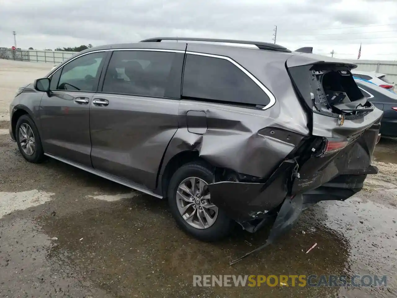 2 Photograph of a damaged car 5TDYRKECXNS087319 TOYOTA SIENNA 2022