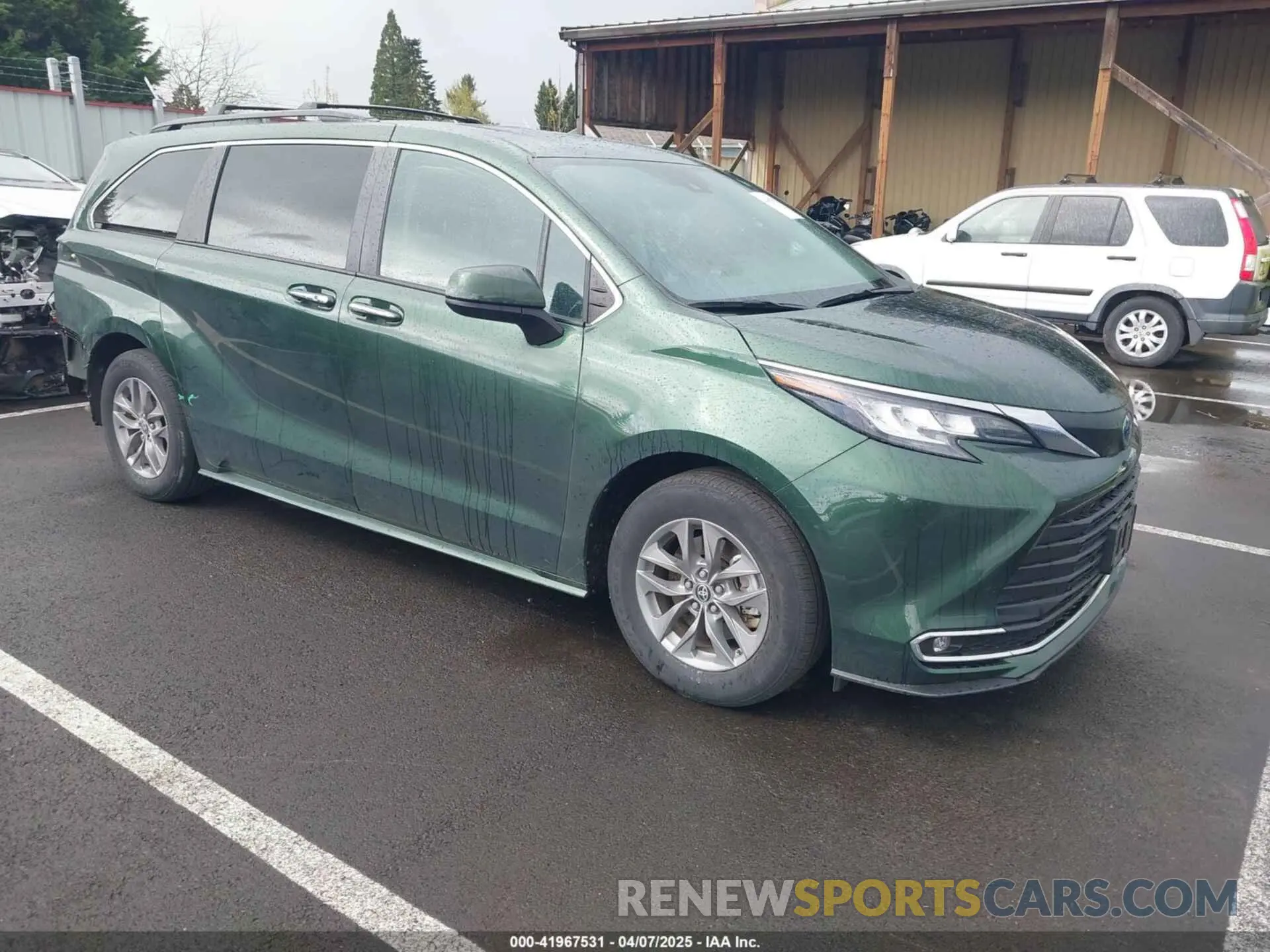 1 Photograph of a damaged car 5TDYSKFC5NS070429 TOYOTA SIENNA 2022
