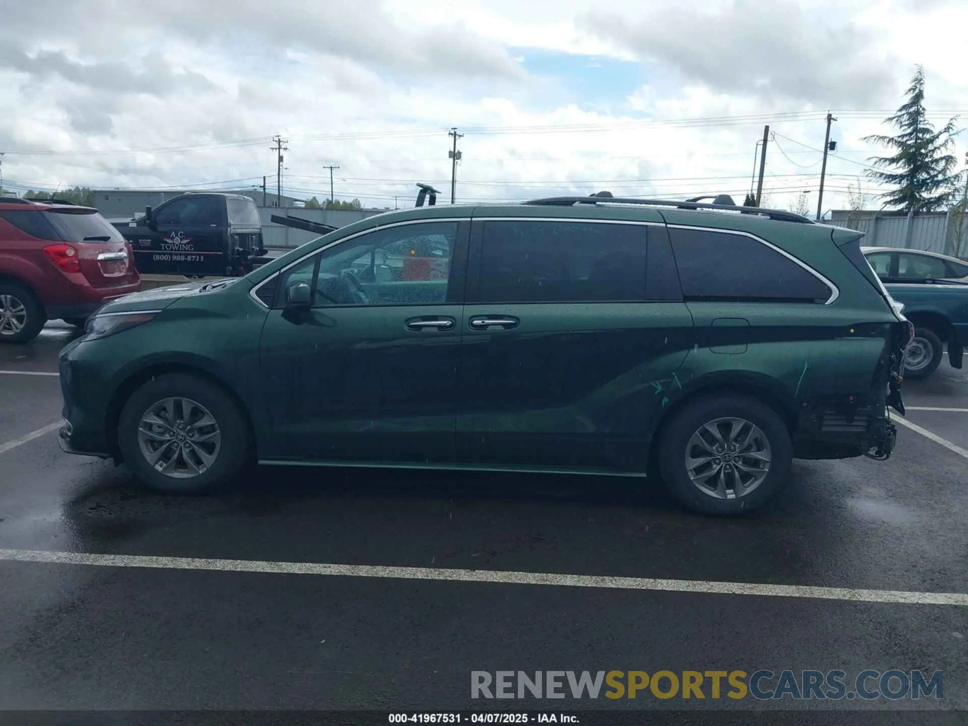 15 Photograph of a damaged car 5TDYSKFC5NS070429 TOYOTA SIENNA 2022