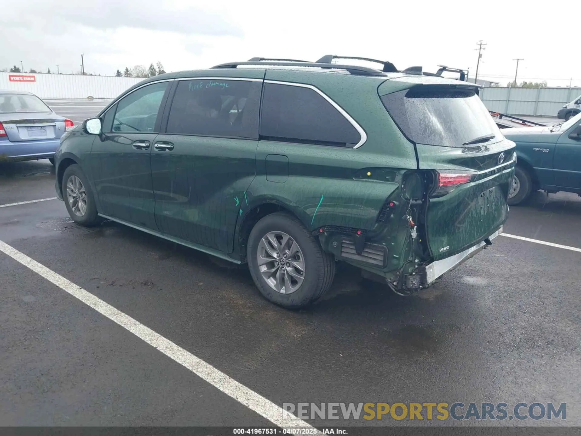 3 Photograph of a damaged car 5TDYSKFC5NS070429 TOYOTA SIENNA 2022