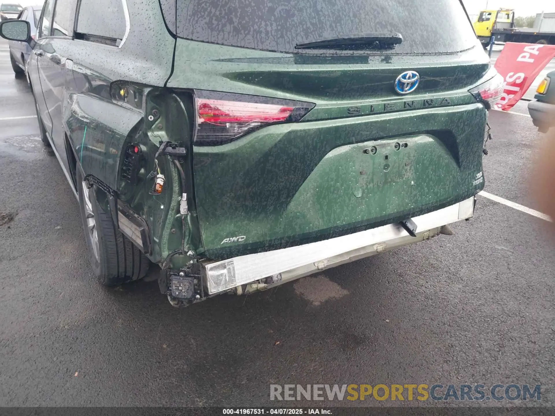 6 Photograph of a damaged car 5TDYSKFC5NS070429 TOYOTA SIENNA 2022