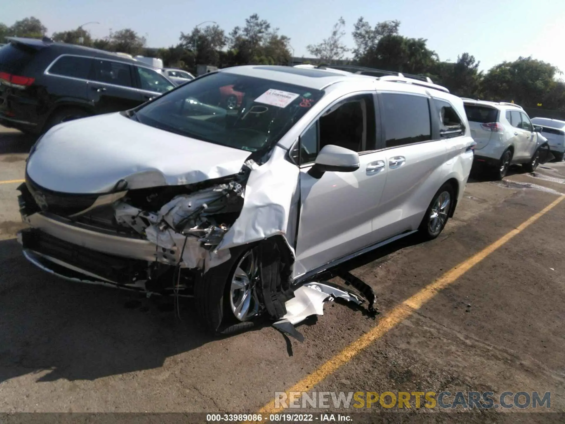 2 Photograph of a damaged car 5TDZRKEC1NS091618 TOYOTA SIENNA 2022