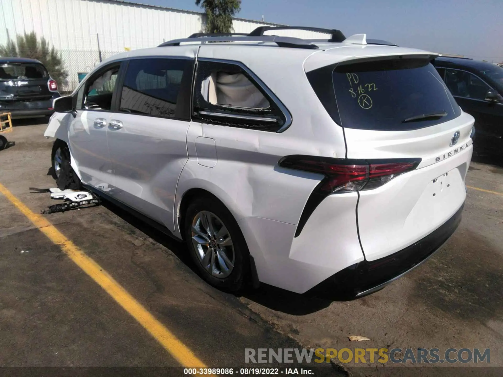 3 Photograph of a damaged car 5TDZRKEC1NS091618 TOYOTA SIENNA 2022
