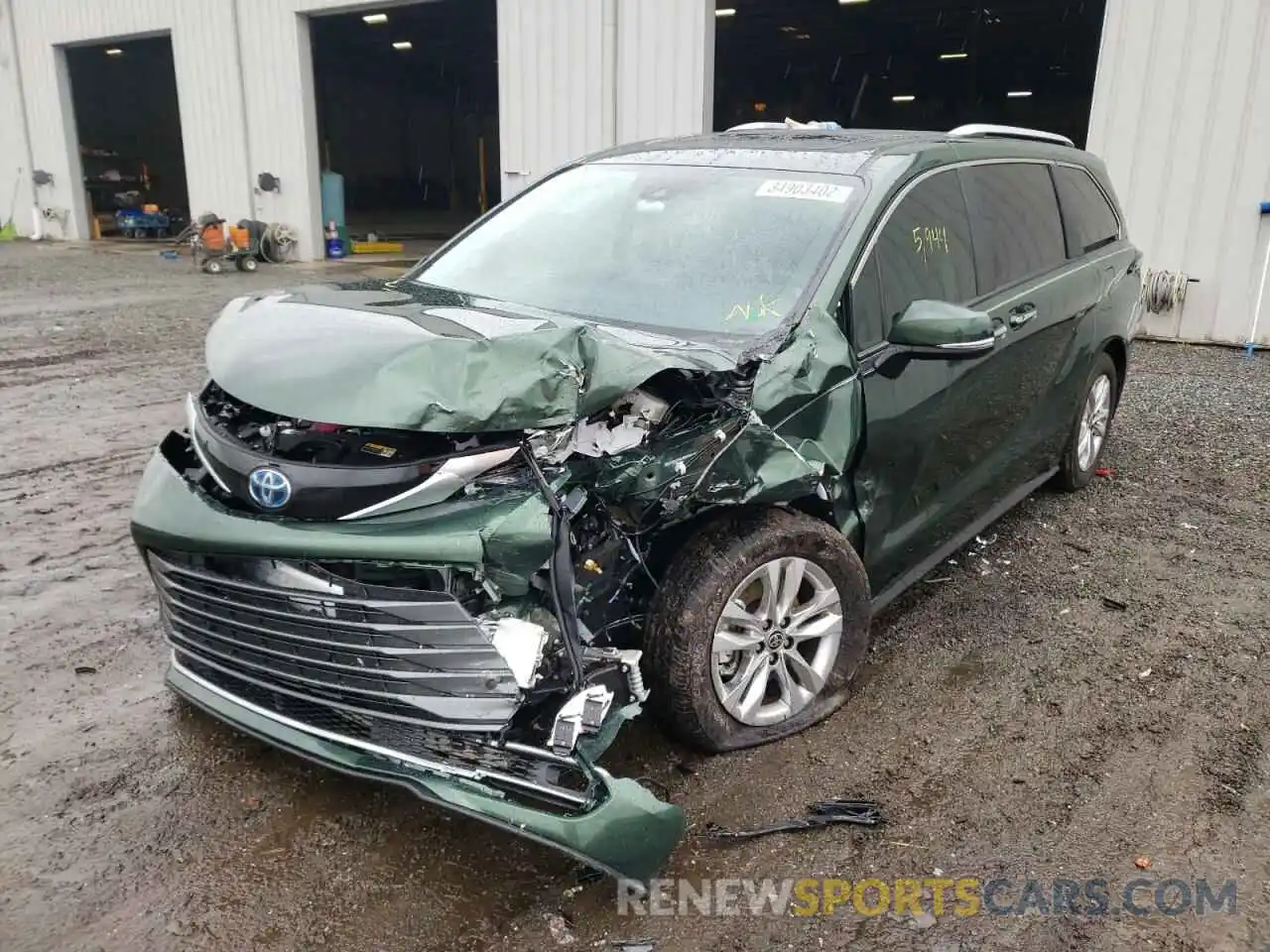 2 Photograph of a damaged car 5TDZRKEC3NS084329 TOYOTA SIENNA 2022