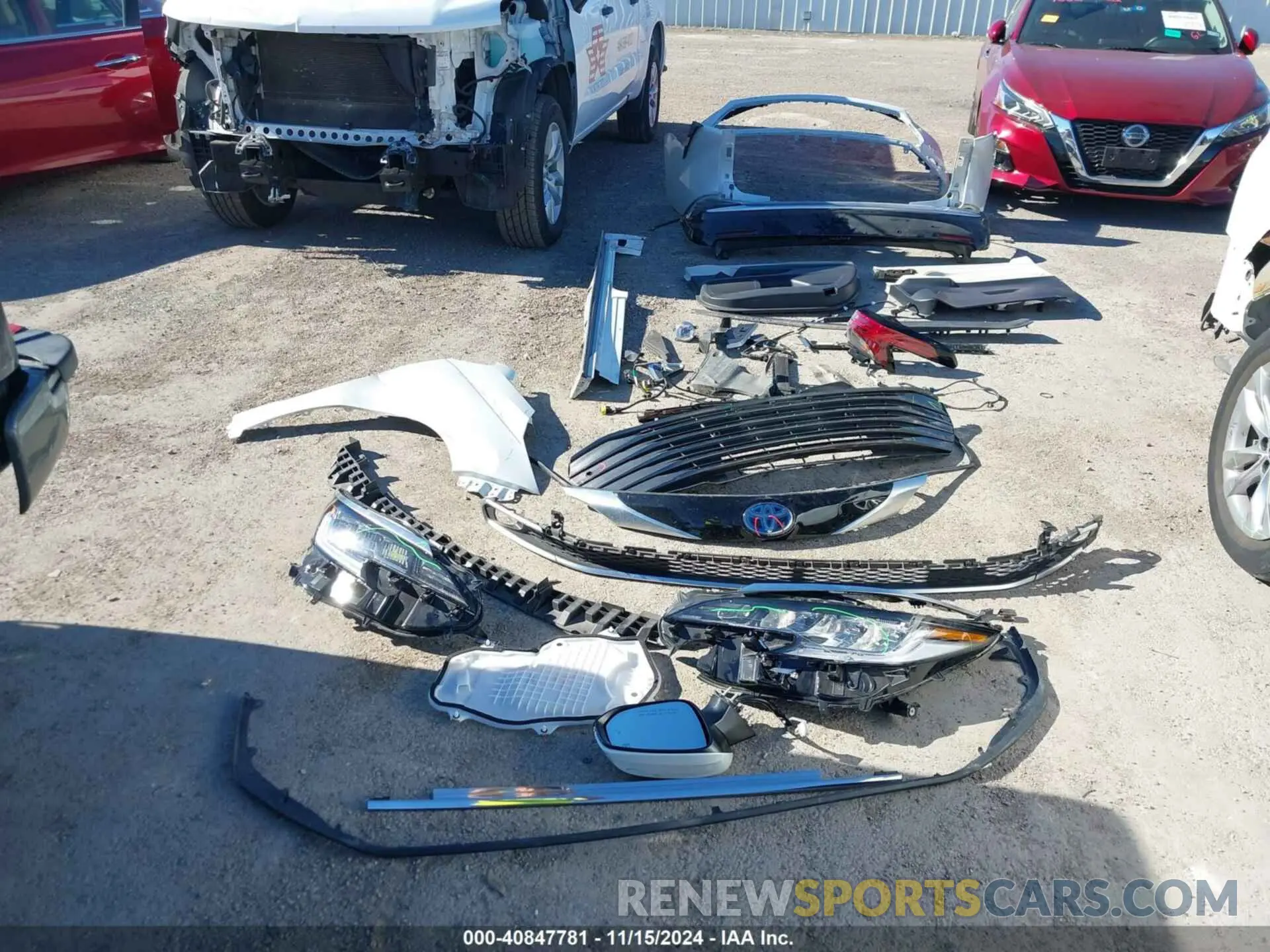 12 Photograph of a damaged car 5TDZRKEC4NS078717 TOYOTA SIENNA 2022
