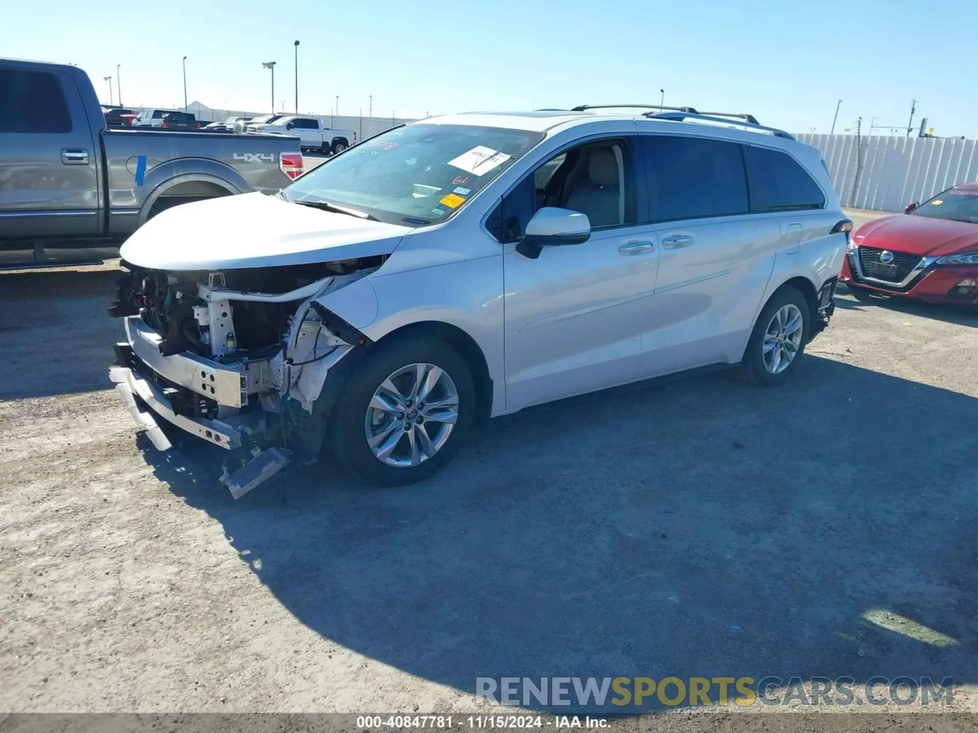 2 Photograph of a damaged car 5TDZRKEC4NS078717 TOYOTA SIENNA 2022