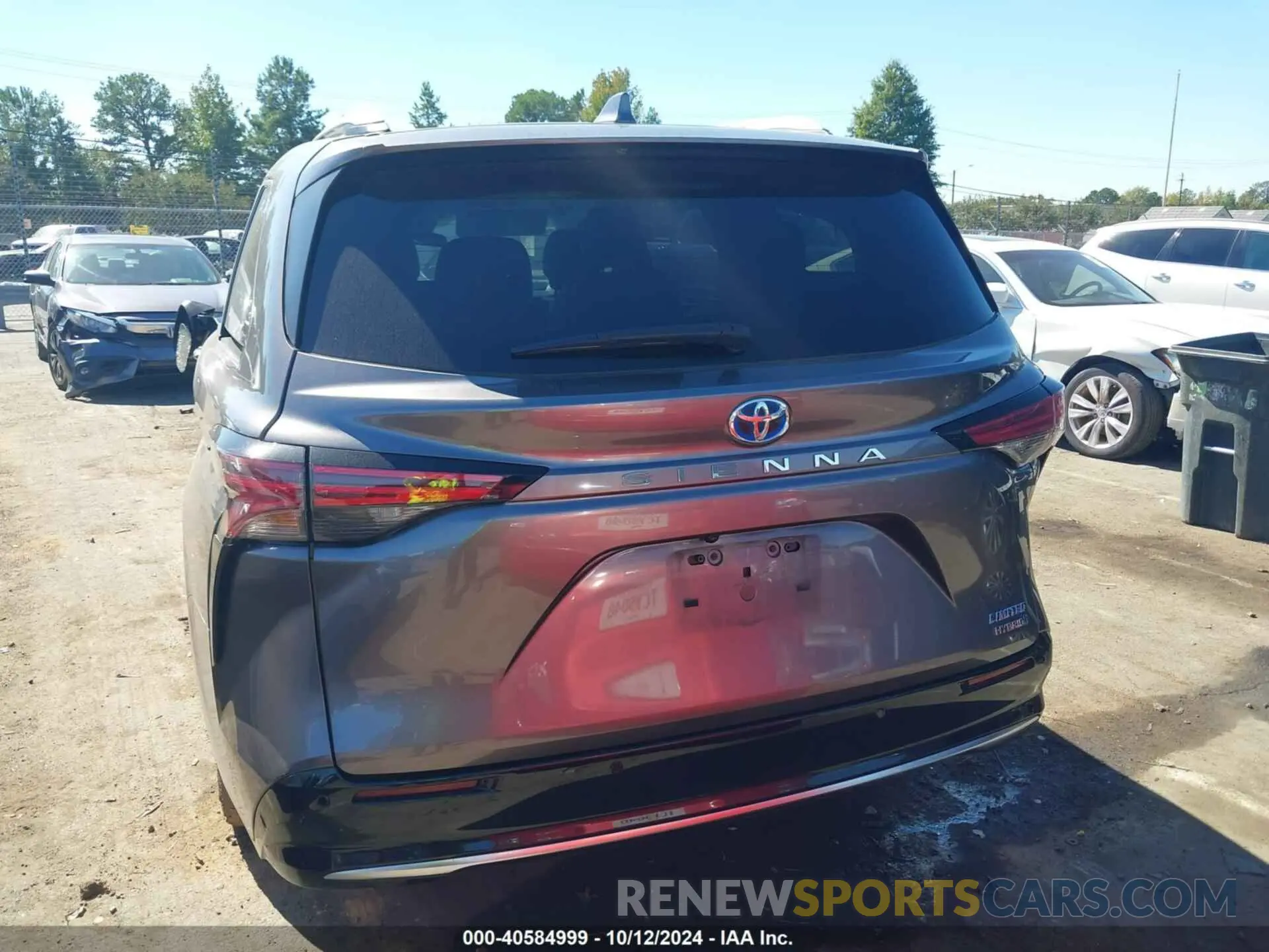 16 Photograph of a damaged car 5TDZRKEC5NS085711 TOYOTA SIENNA 2022