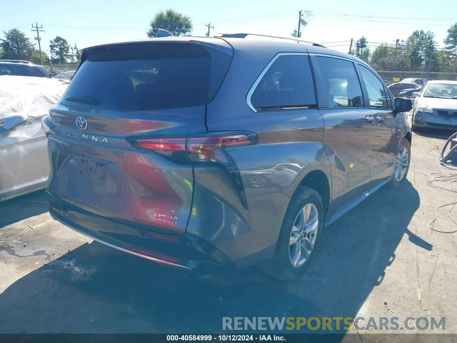 4 Photograph of a damaged car 5TDZRKEC5NS085711 TOYOTA SIENNA 2022