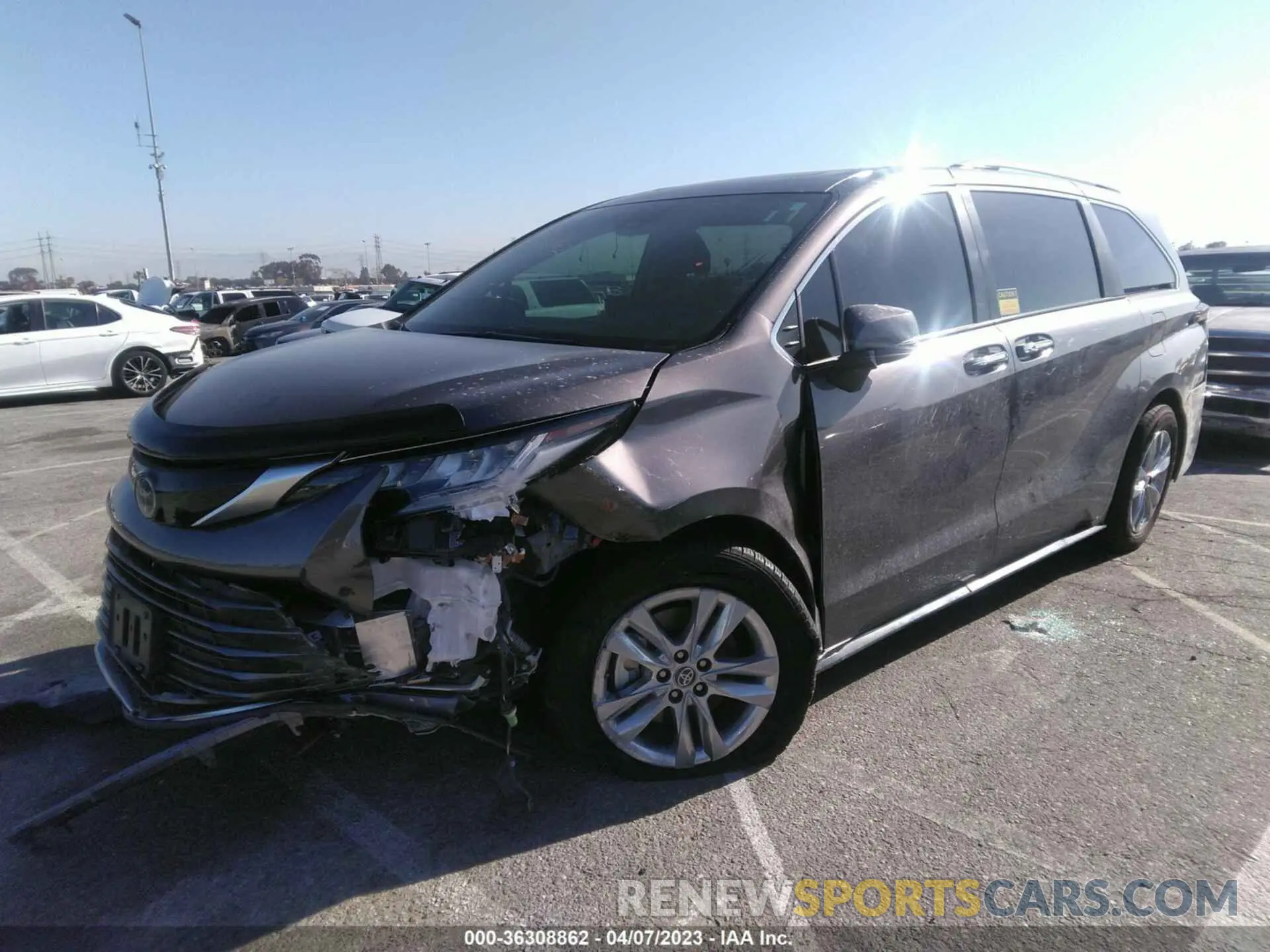 2 Photograph of a damaged car 5TDZRKEC5NS095817 TOYOTA SIENNA 2022