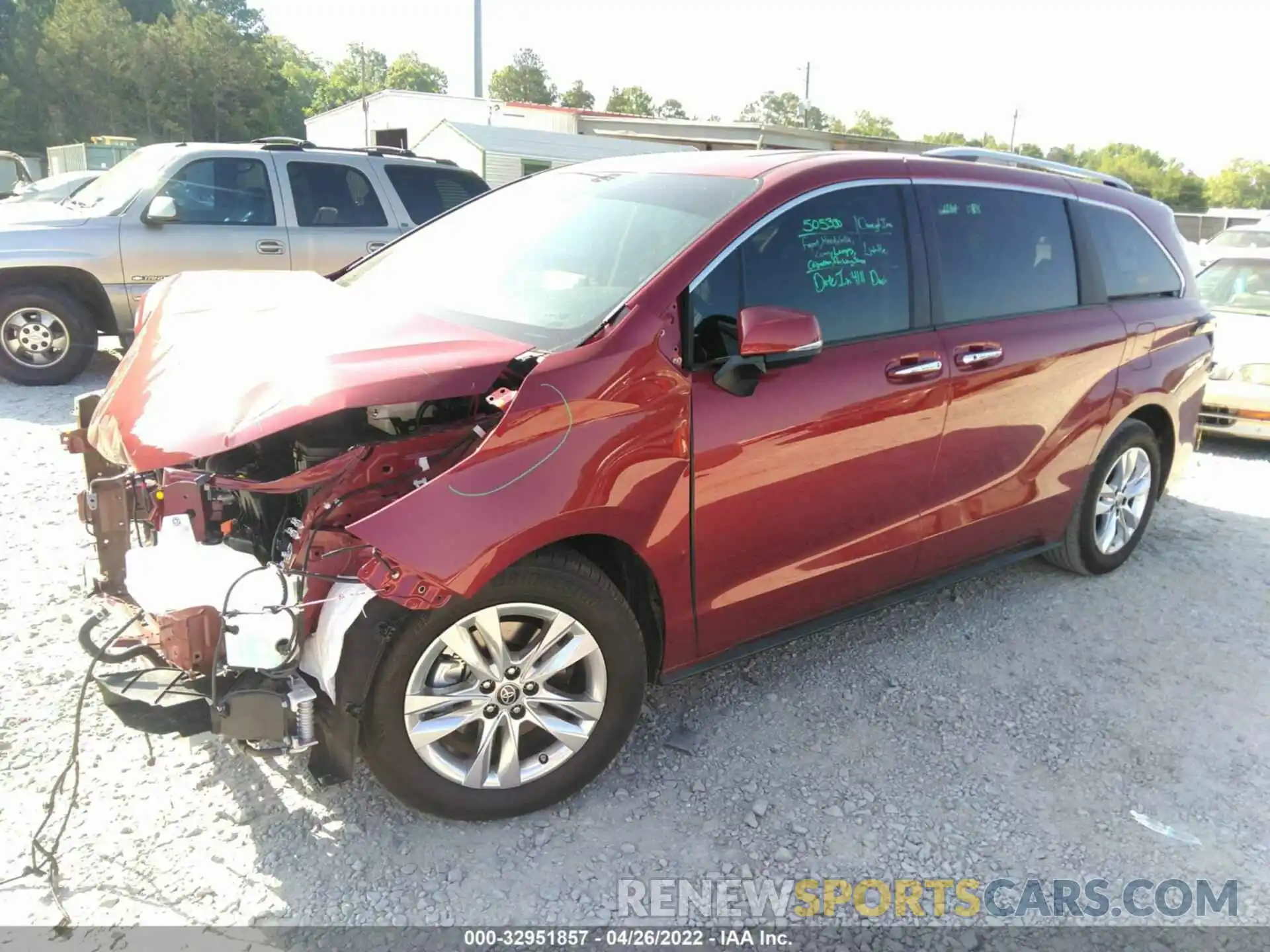 2 Photograph of a damaged car 5TDZRKEC9NS103613 TOYOTA SIENNA 2022