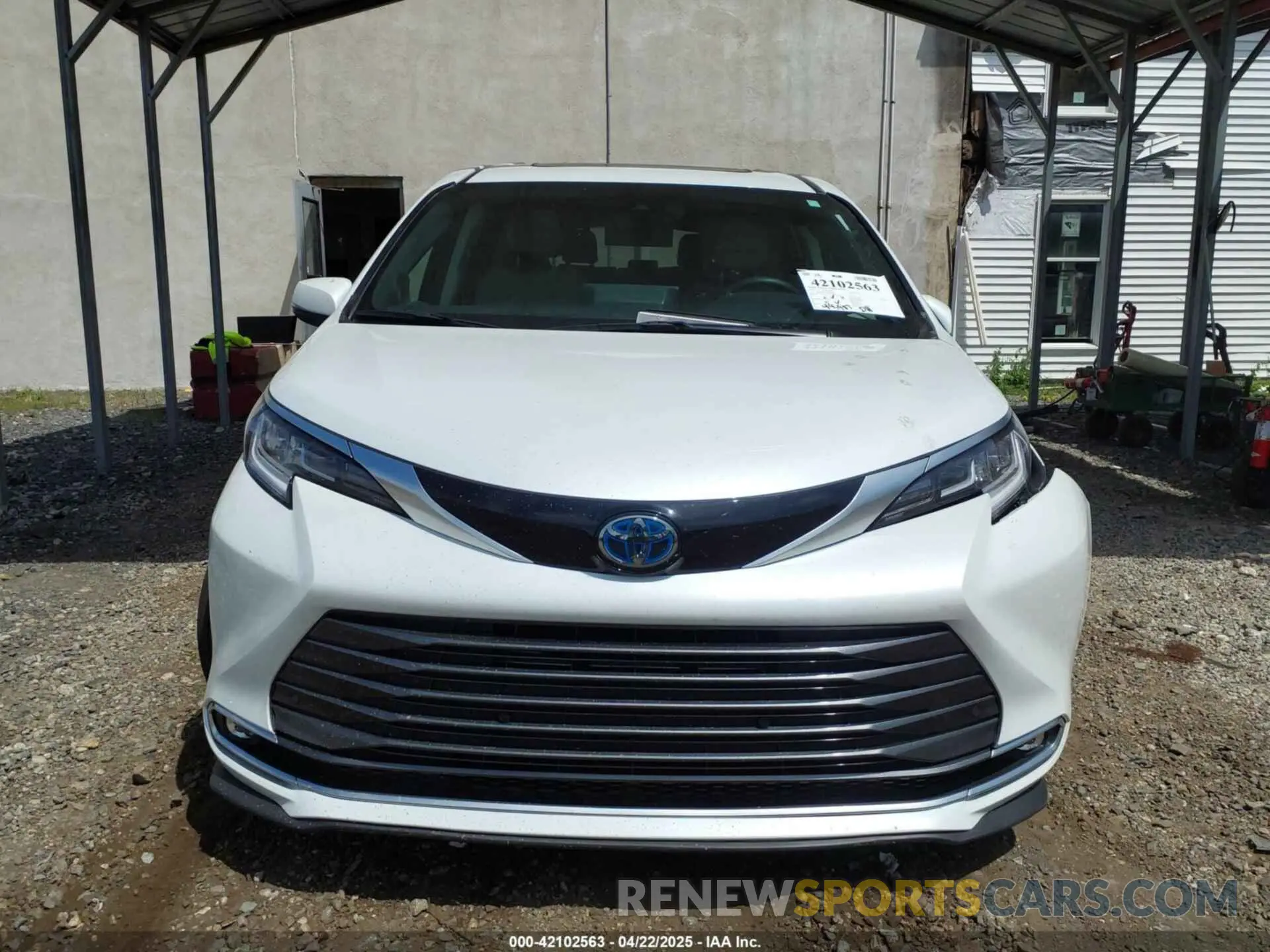 12 Photograph of a damaged car 5TDZSKFC2NS041880 TOYOTA SIENNA 2022