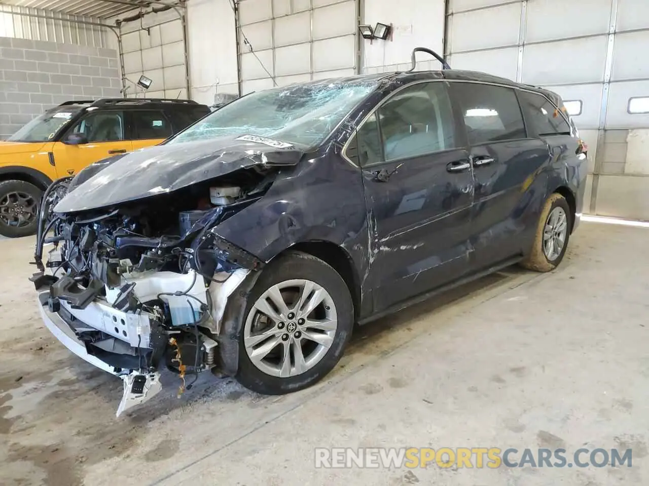 1 Photograph of a damaged car 5TDZSKFC2NS047453 TOYOTA SIENNA 2022