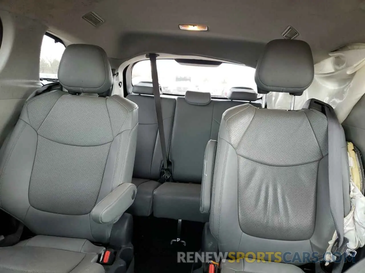 10 Photograph of a damaged car 5TDZSKFC6NS041705 TOYOTA SIENNA 2022