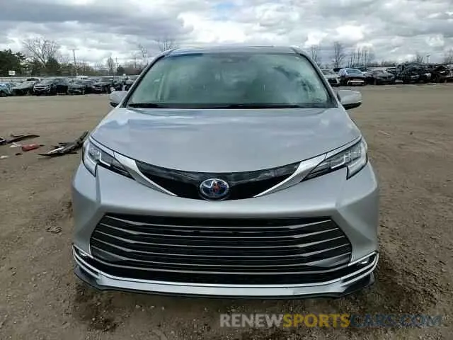 14 Photograph of a damaged car 5TDZSKFC6NS041705 TOYOTA SIENNA 2022