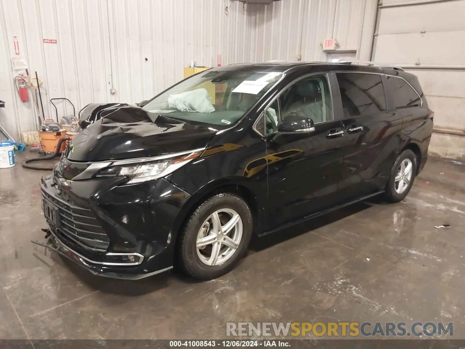 2 Photograph of a damaged car 5TDZSKFC8NS072003 TOYOTA SIENNA 2022