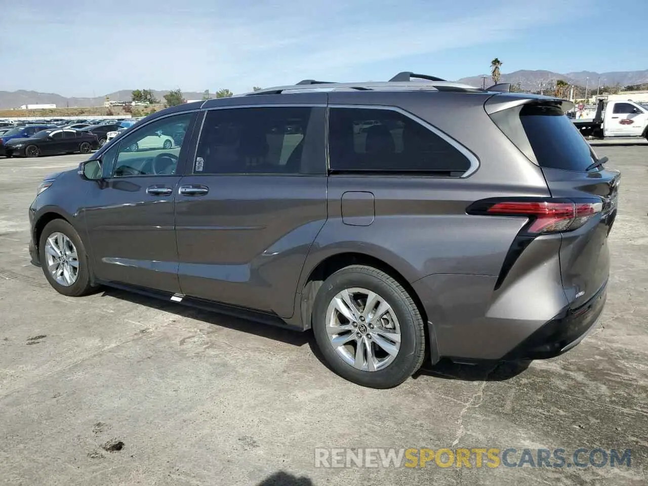 2 Photograph of a damaged car 5TDZSKFC9NS058286 TOYOTA SIENNA 2022