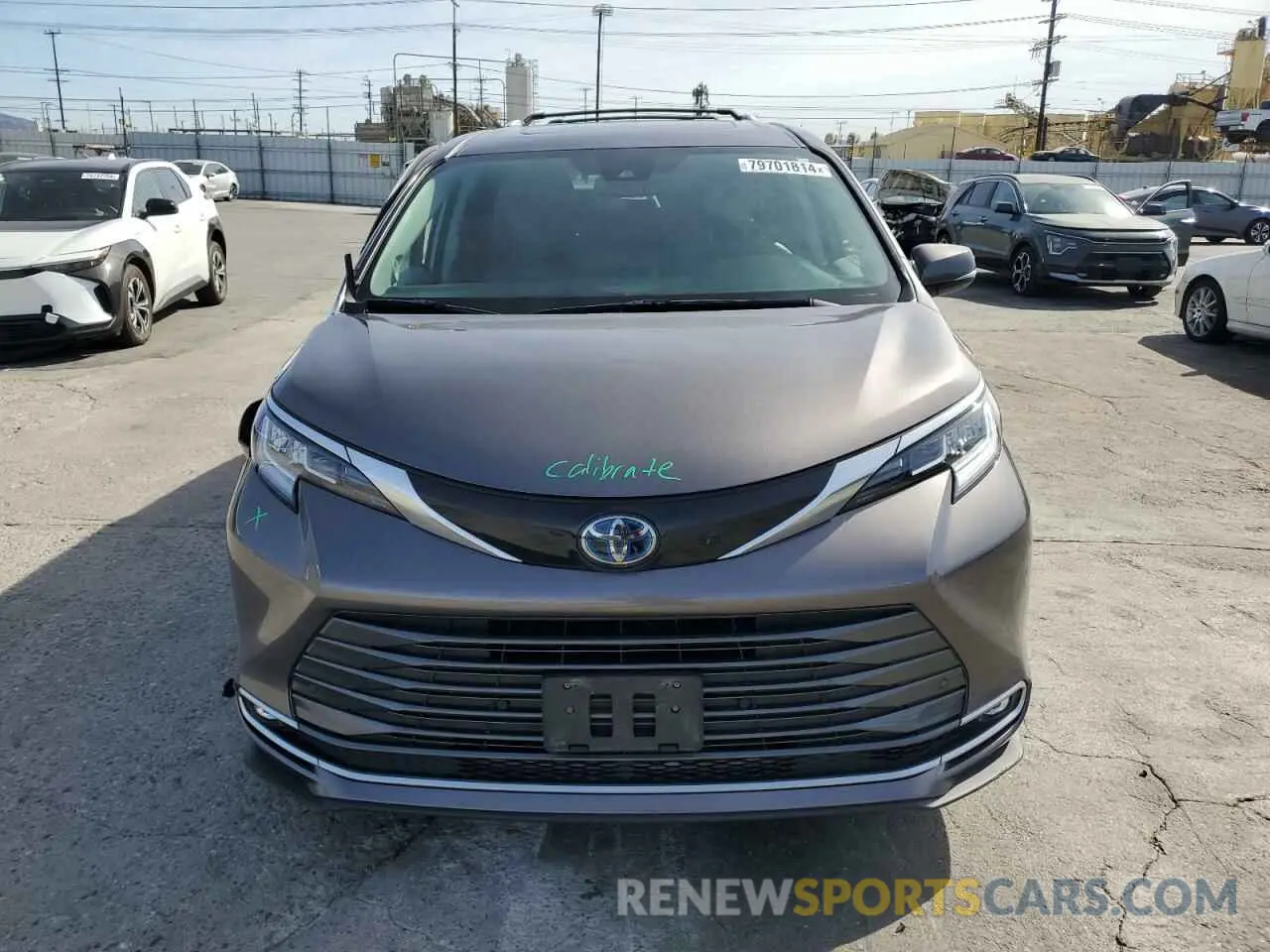 5 Photograph of a damaged car 5TDZSKFC9NS058286 TOYOTA SIENNA 2022