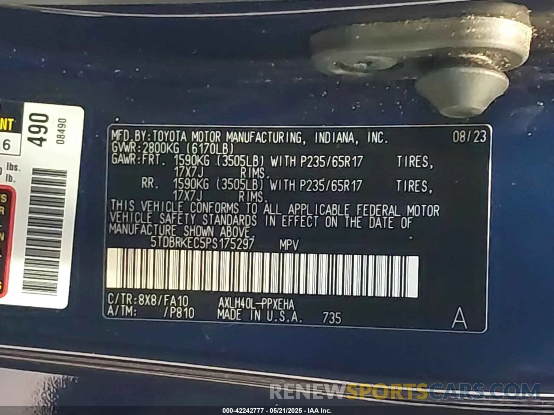 9 Photograph of a damaged car 5TDBRKEC5PS175297 TOYOTA SIENNA 2023