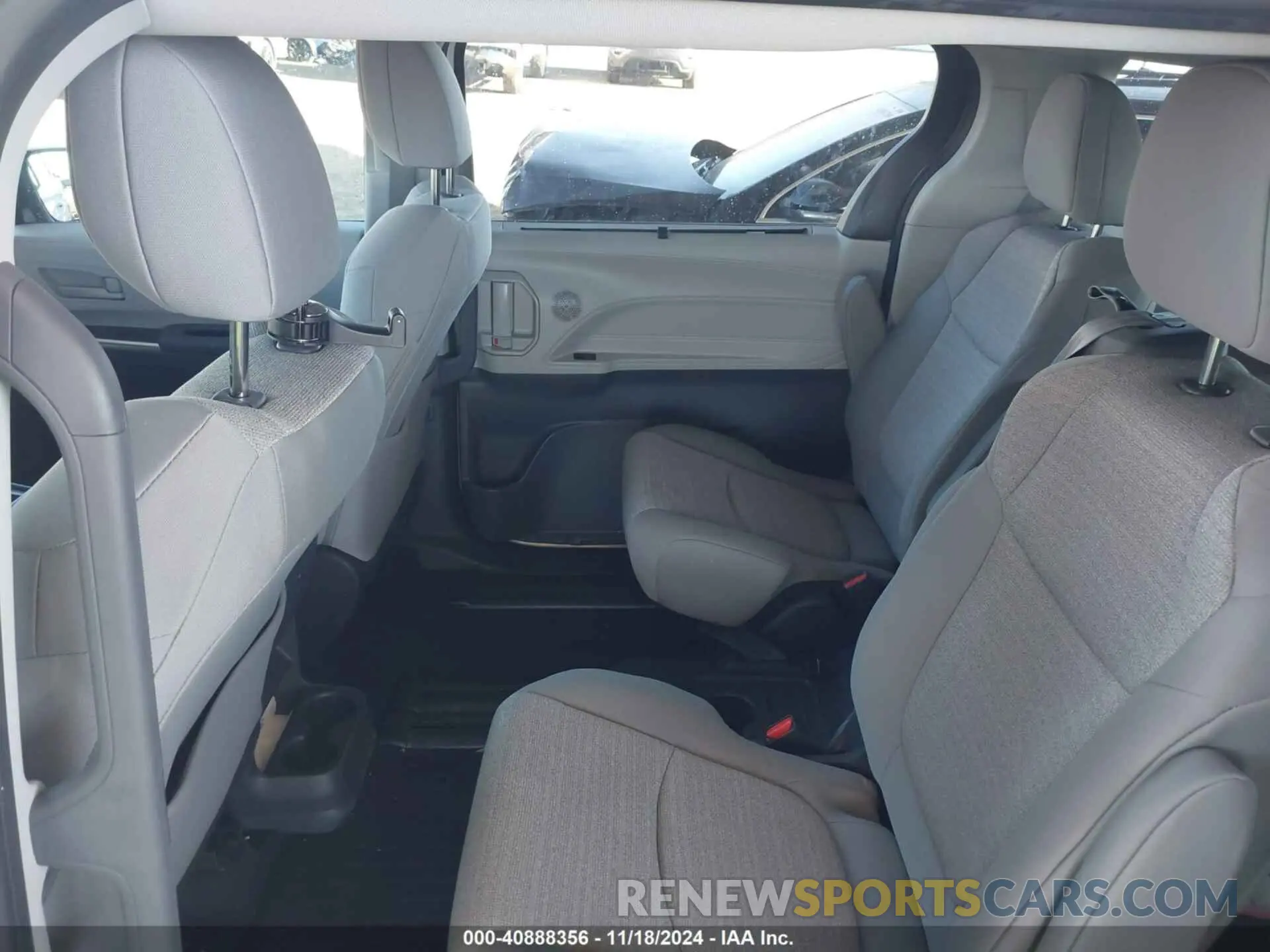 8 Photograph of a damaged car 5TDBSKFC4PS100903 TOYOTA SIENNA 2023