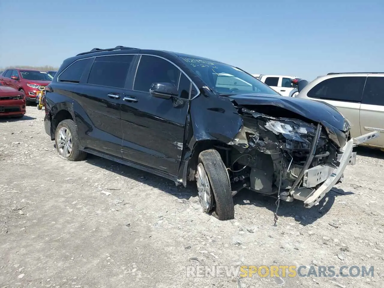 4 Photograph of a damaged car 5TDCSKFC0PS092996 TOYOTA SIENNA 2023