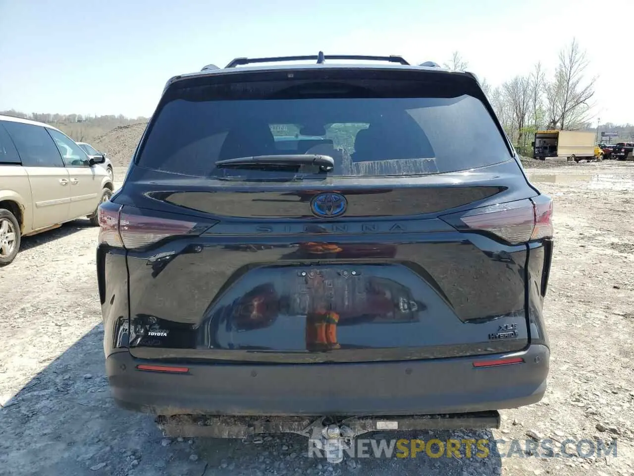 6 Photograph of a damaged car 5TDCSKFC0PS092996 TOYOTA SIENNA 2023