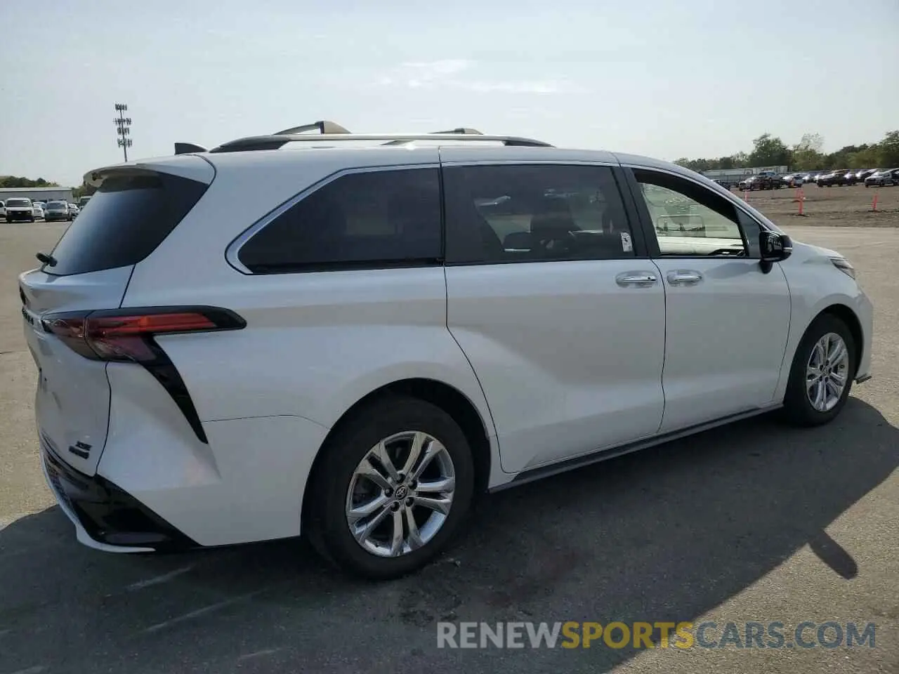 3 Photograph of a damaged car 5TDCSKFC6PS083719 TOYOTA SIENNA 2023