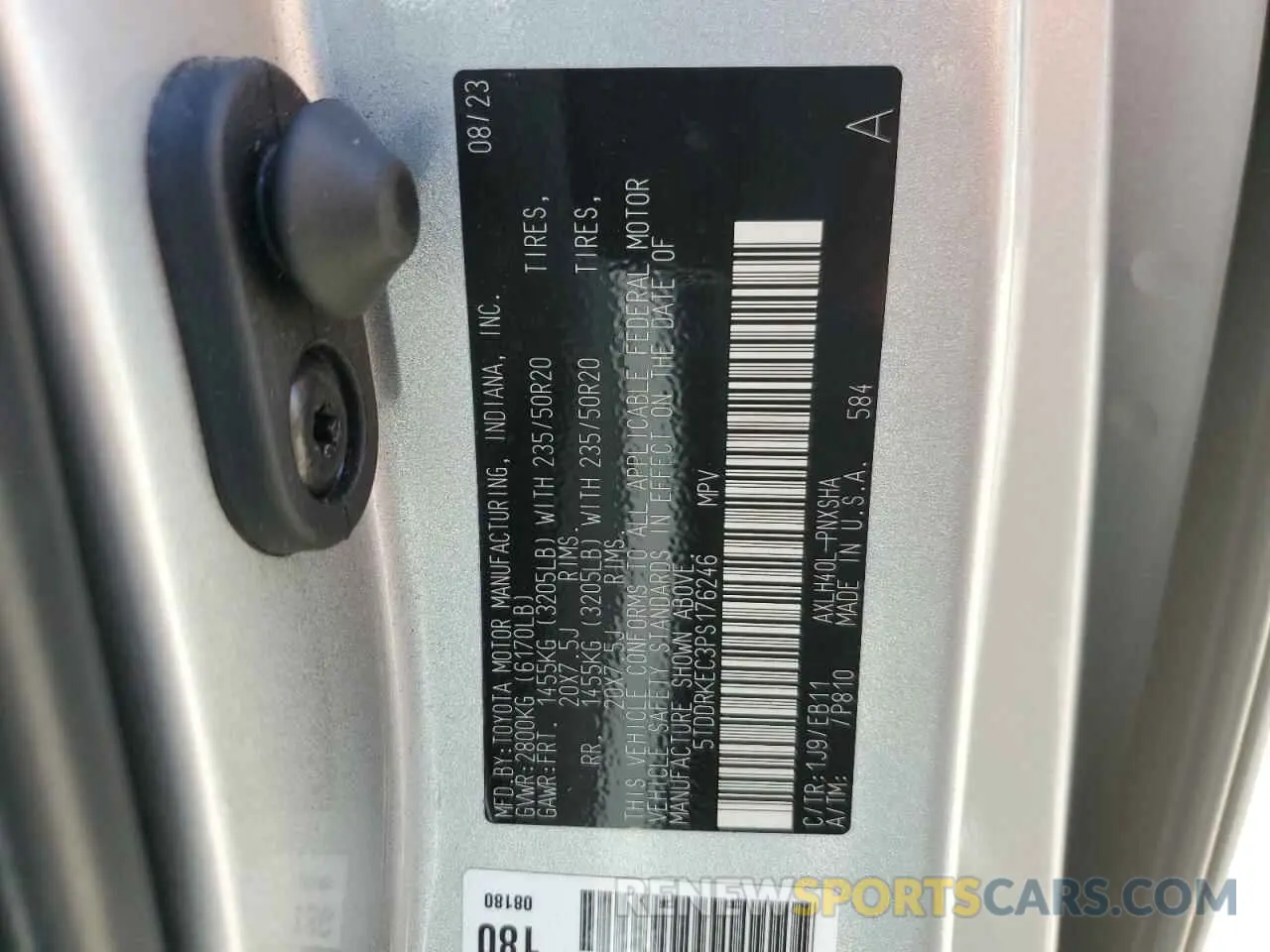 13 Photograph of a damaged car 5TDDRKEC3PS176246 TOYOTA SIENNA 2023