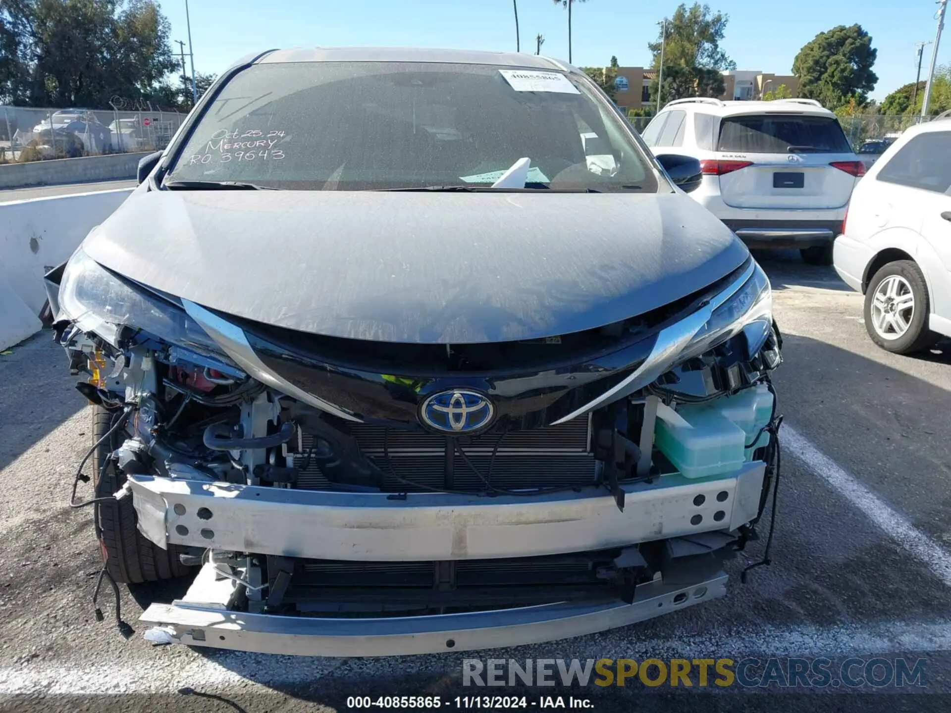 12 Photograph of a damaged car 5TDDRKEC6PS156167 TOYOTA SIENNA 2023