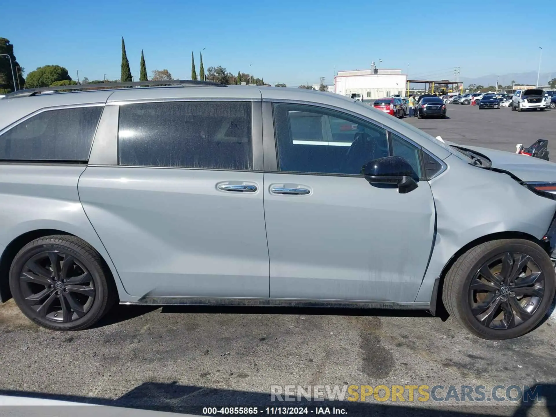 13 Photograph of a damaged car 5TDDRKEC6PS156167 TOYOTA SIENNA 2023