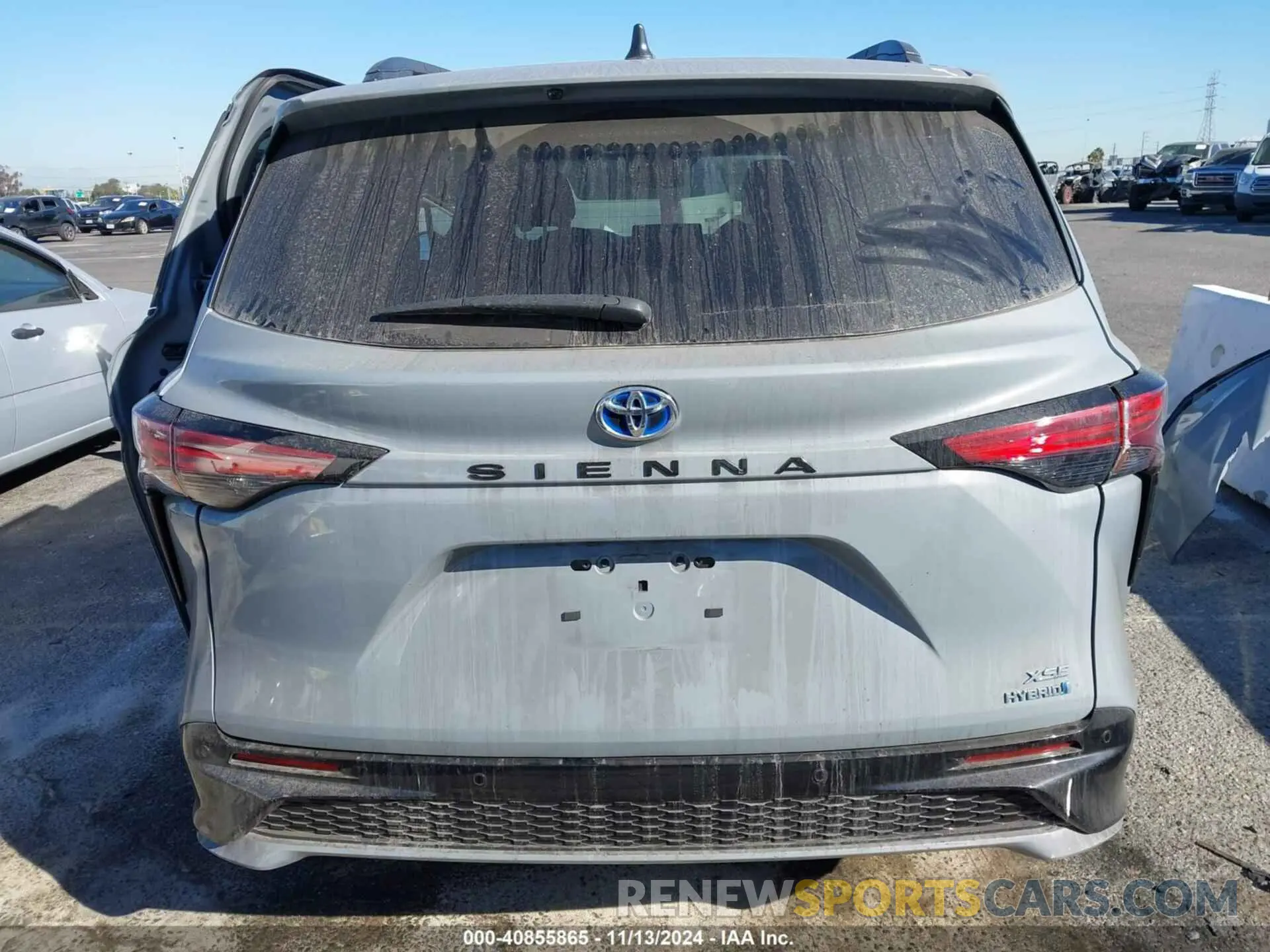 16 Photograph of a damaged car 5TDDRKEC6PS156167 TOYOTA SIENNA 2023