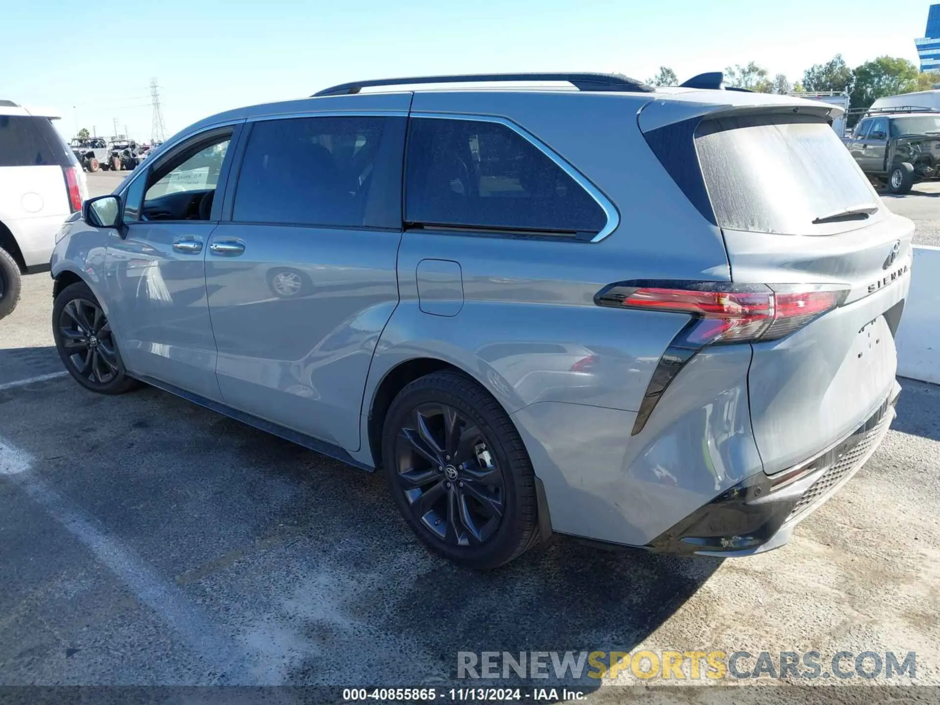 3 Photograph of a damaged car 5TDDRKEC6PS156167 TOYOTA SIENNA 2023
