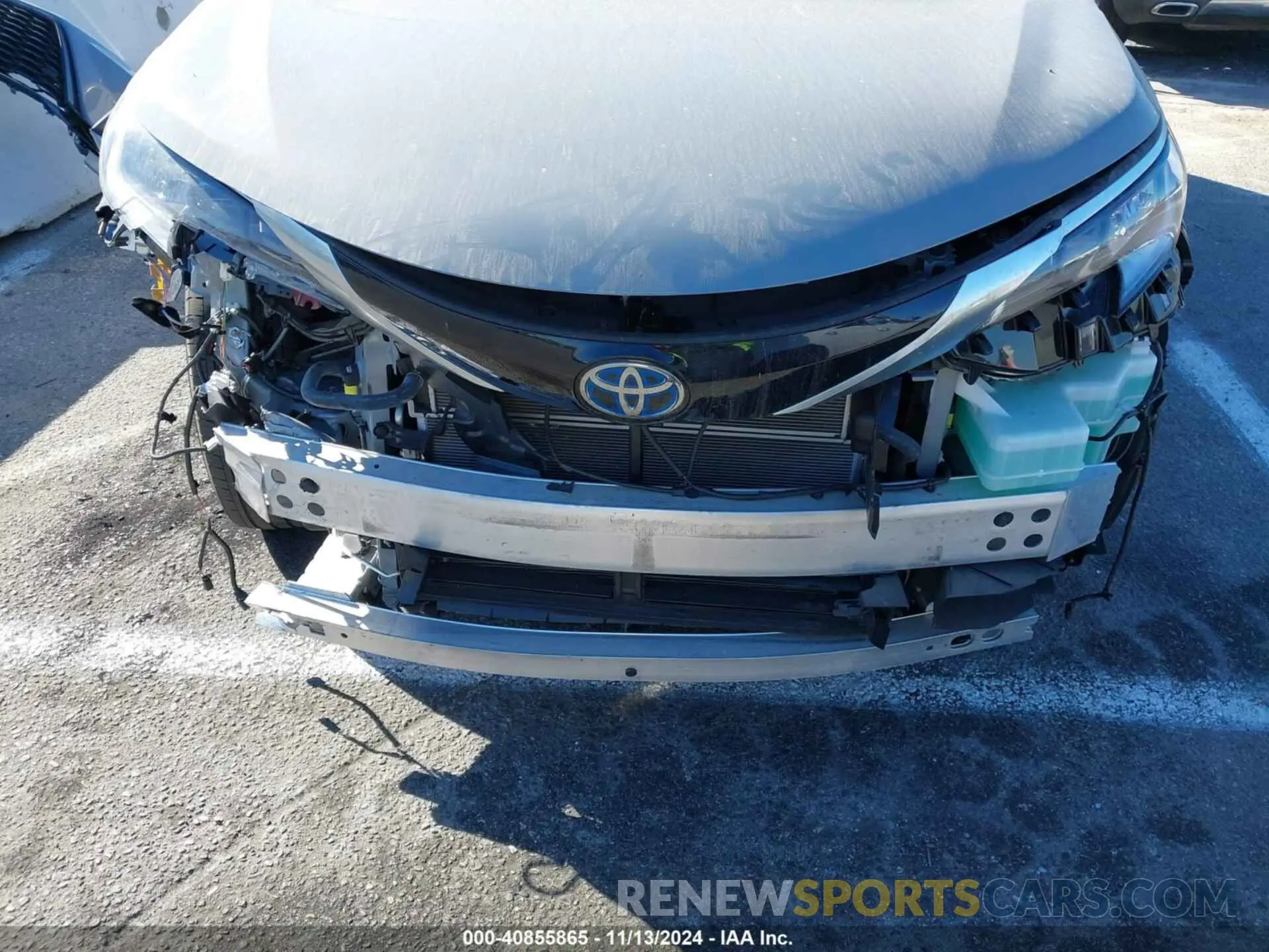 6 Photograph of a damaged car 5TDDRKEC6PS156167 TOYOTA SIENNA 2023
