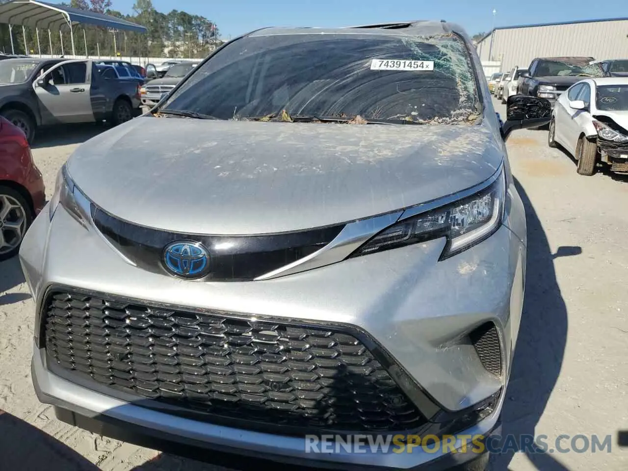 5 Photograph of a damaged car 5TDDSKFC5PS086485 TOYOTA SIENNA 2023
