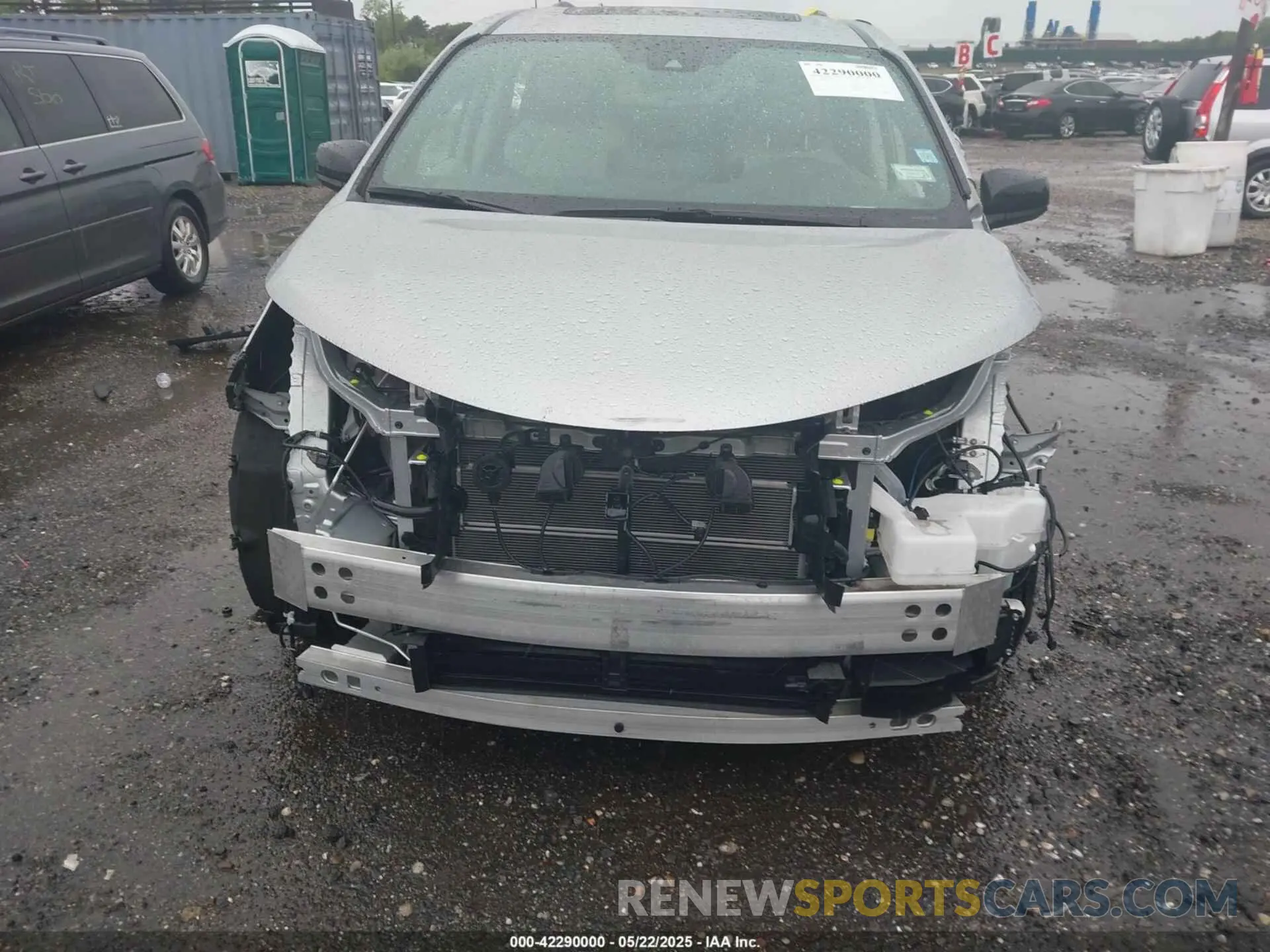 18 Photograph of a damaged car 5TDDSKFC8PS106342 TOYOTA SIENNA 2023
