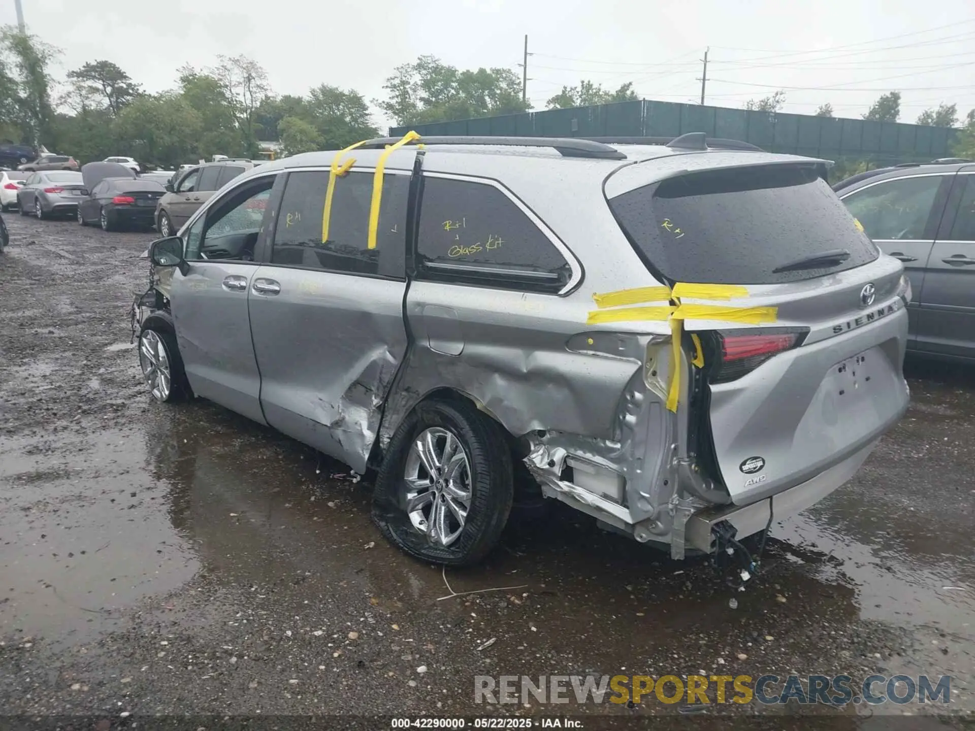 3 Photograph of a damaged car 5TDDSKFC8PS106342 TOYOTA SIENNA 2023