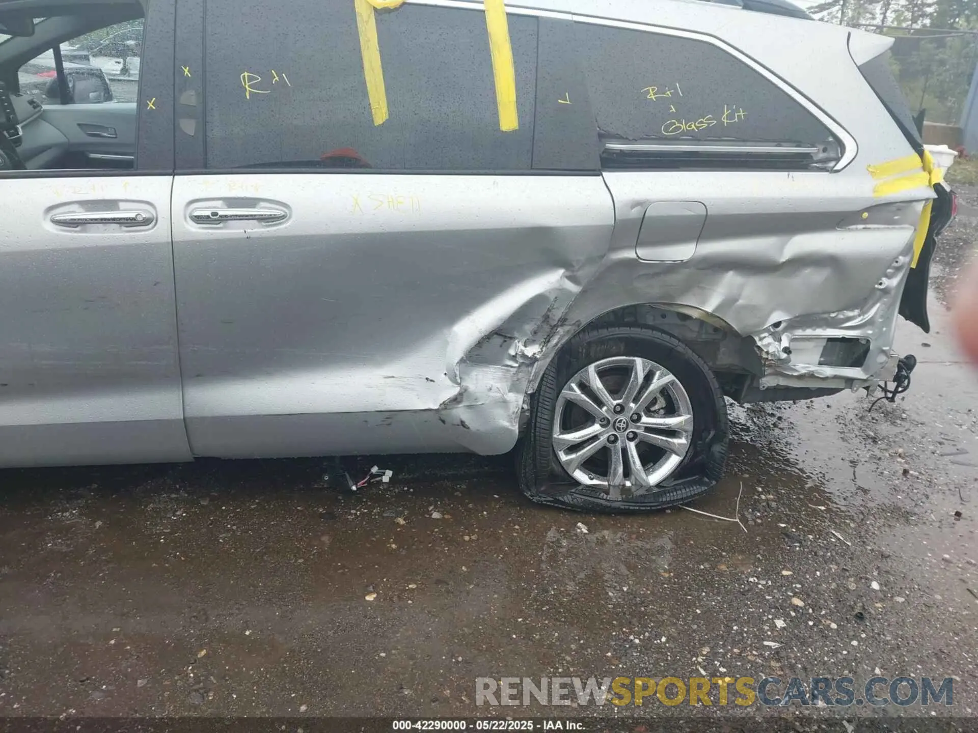 6 Photograph of a damaged car 5TDDSKFC8PS106342 TOYOTA SIENNA 2023