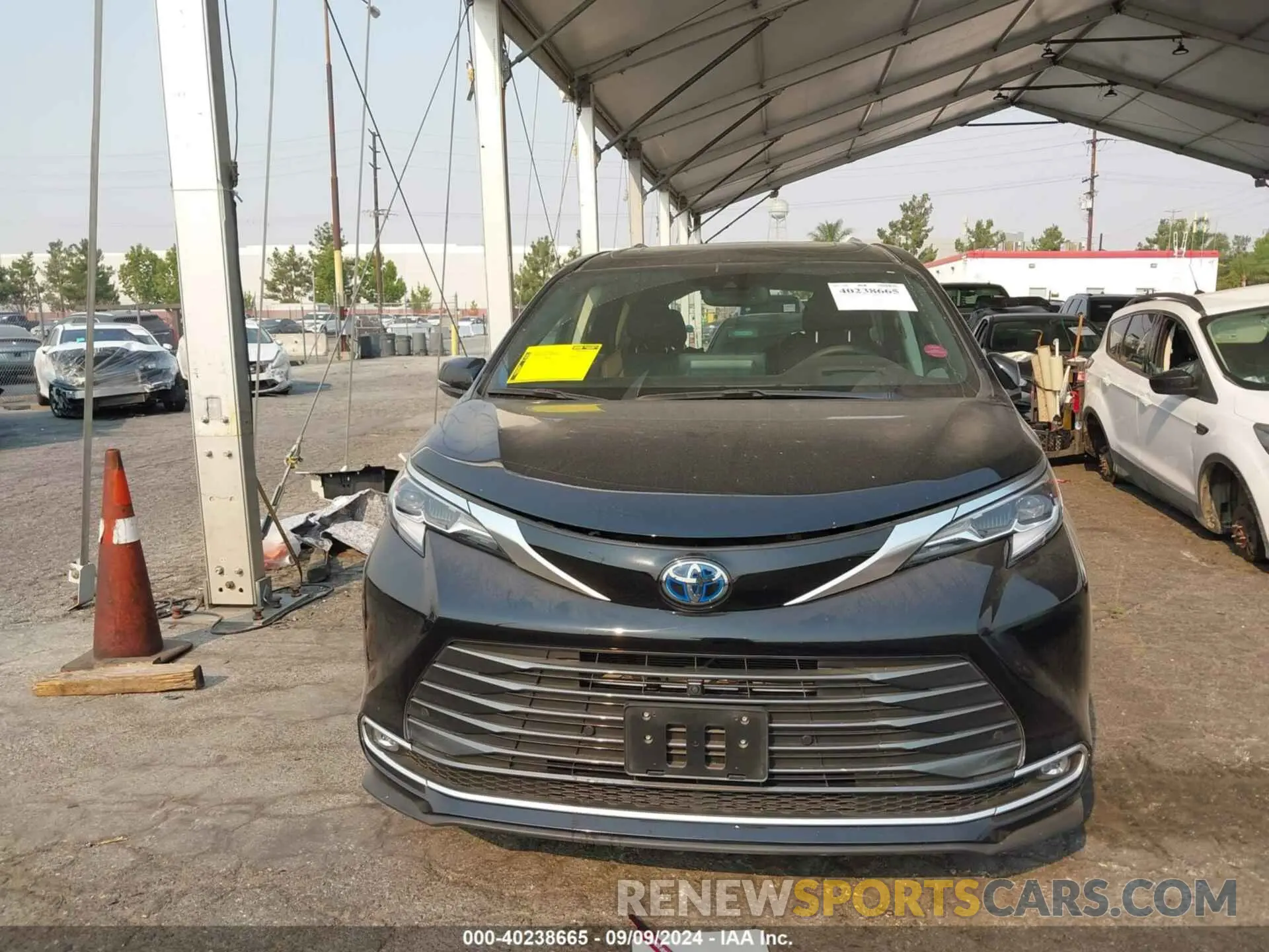 13 Photograph of a damaged car 5TDERKEC1PS169896 TOYOTA SIENNA 2023
