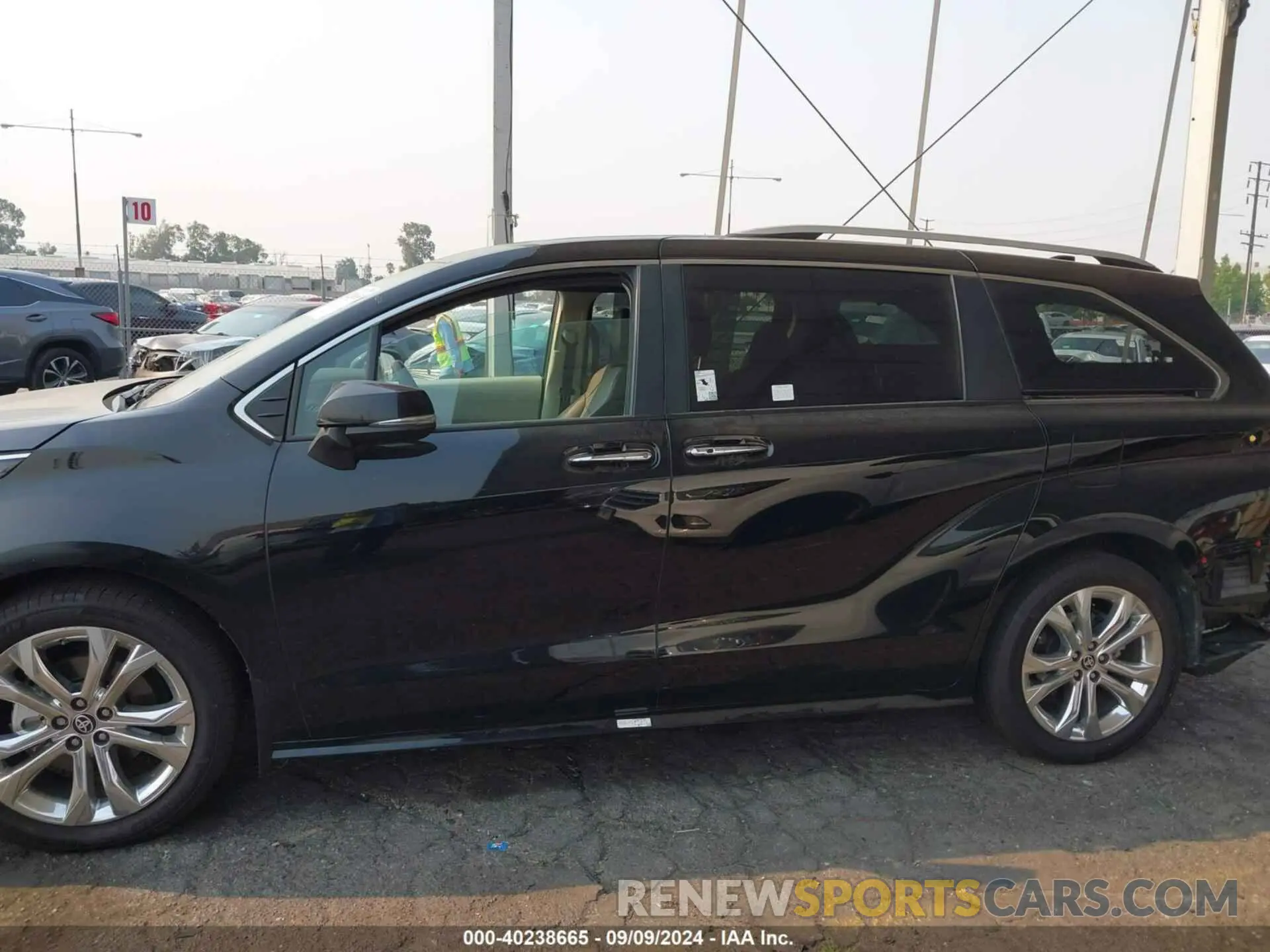 15 Photograph of a damaged car 5TDERKEC1PS169896 TOYOTA SIENNA 2023