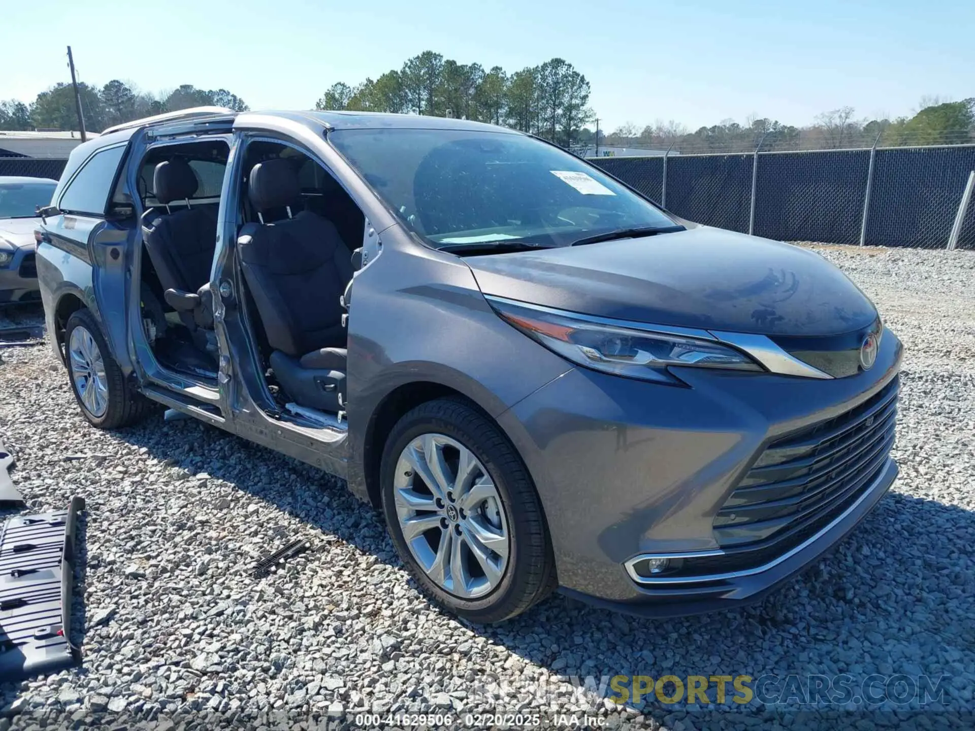1 Photograph of a damaged car 5TDERKEC5PS177449 TOYOTA SIENNA 2023