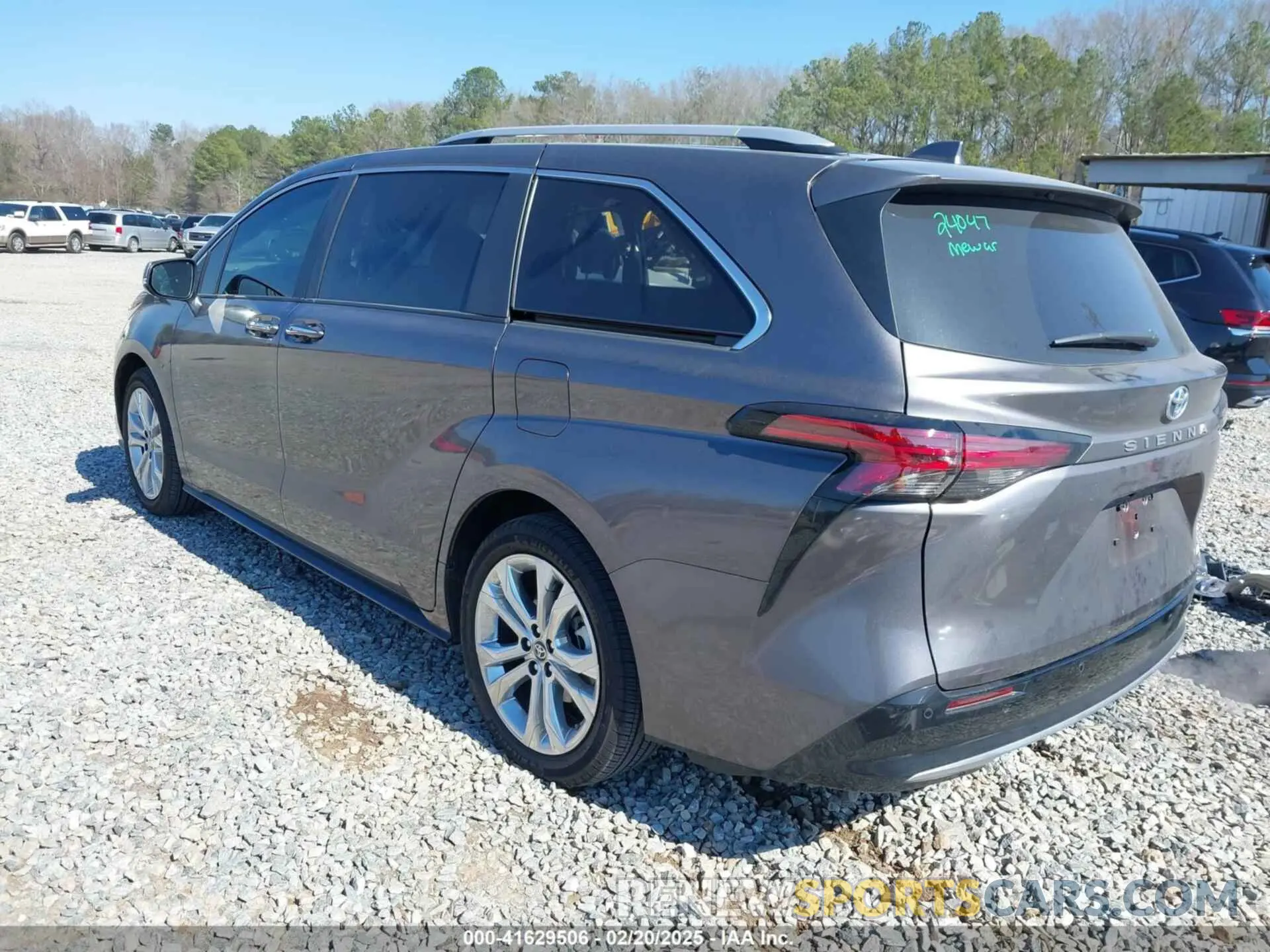 3 Photograph of a damaged car 5TDERKEC5PS177449 TOYOTA SIENNA 2023