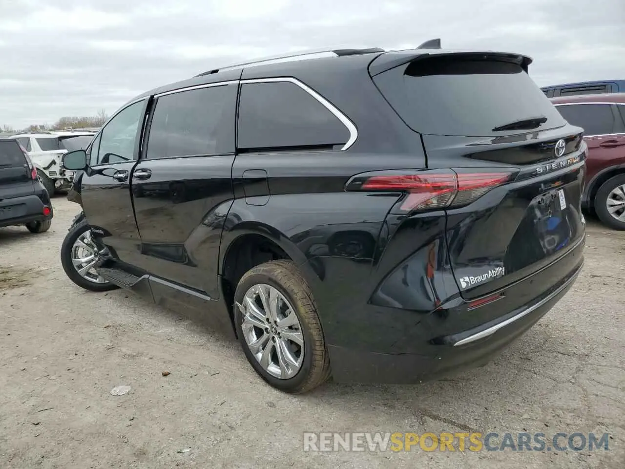 2 Photograph of a damaged car 5TDERKEC6PS175340 TOYOTA SIENNA 2023