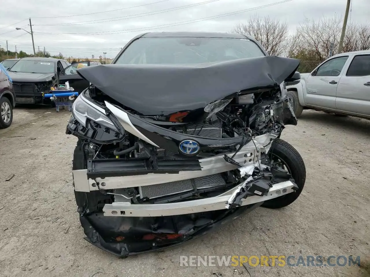 5 Photograph of a damaged car 5TDERKEC6PS175340 TOYOTA SIENNA 2023