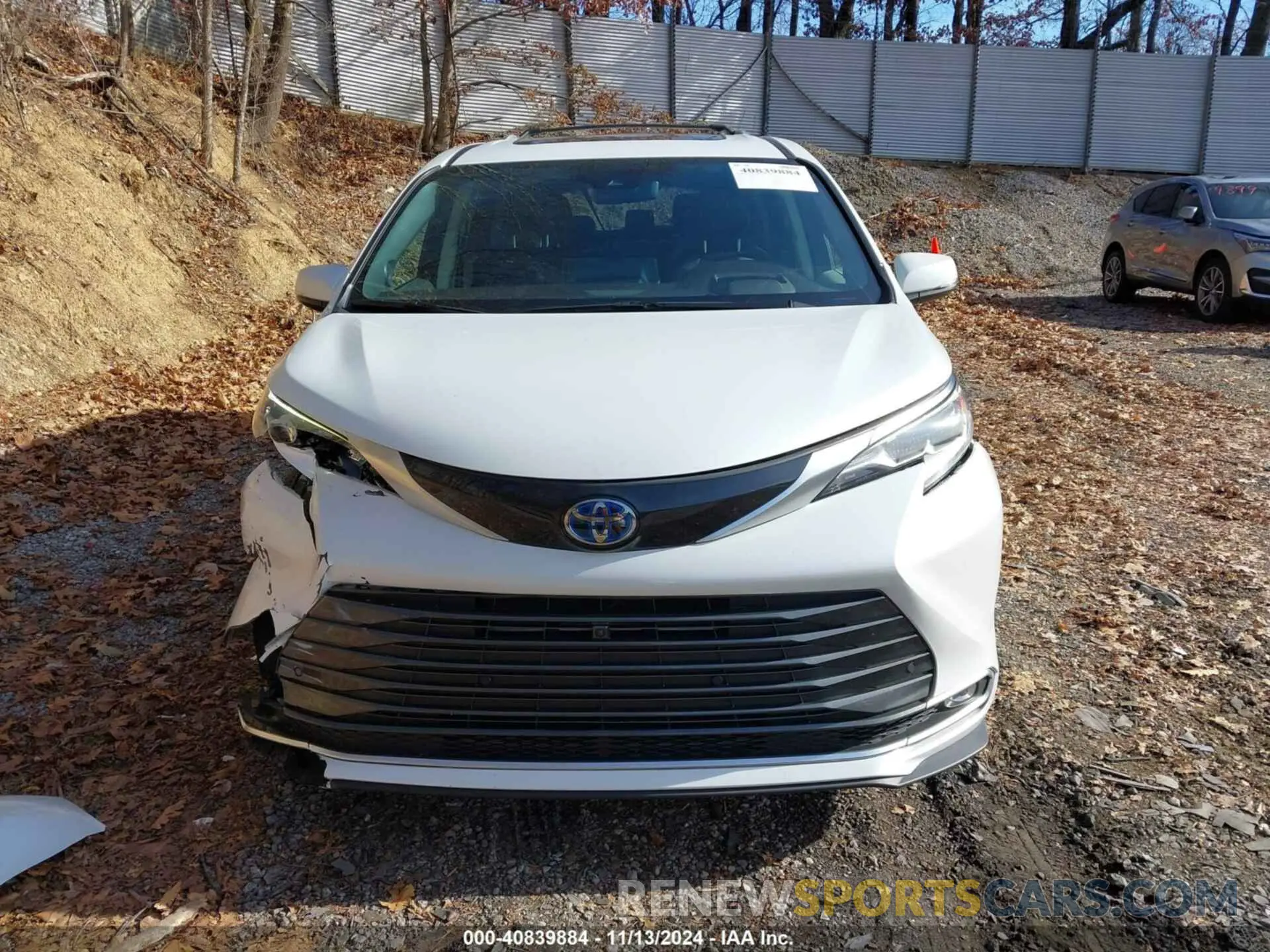 13 Photograph of a damaged car 5TDESKFC2PS082527 TOYOTA SIENNA 2023