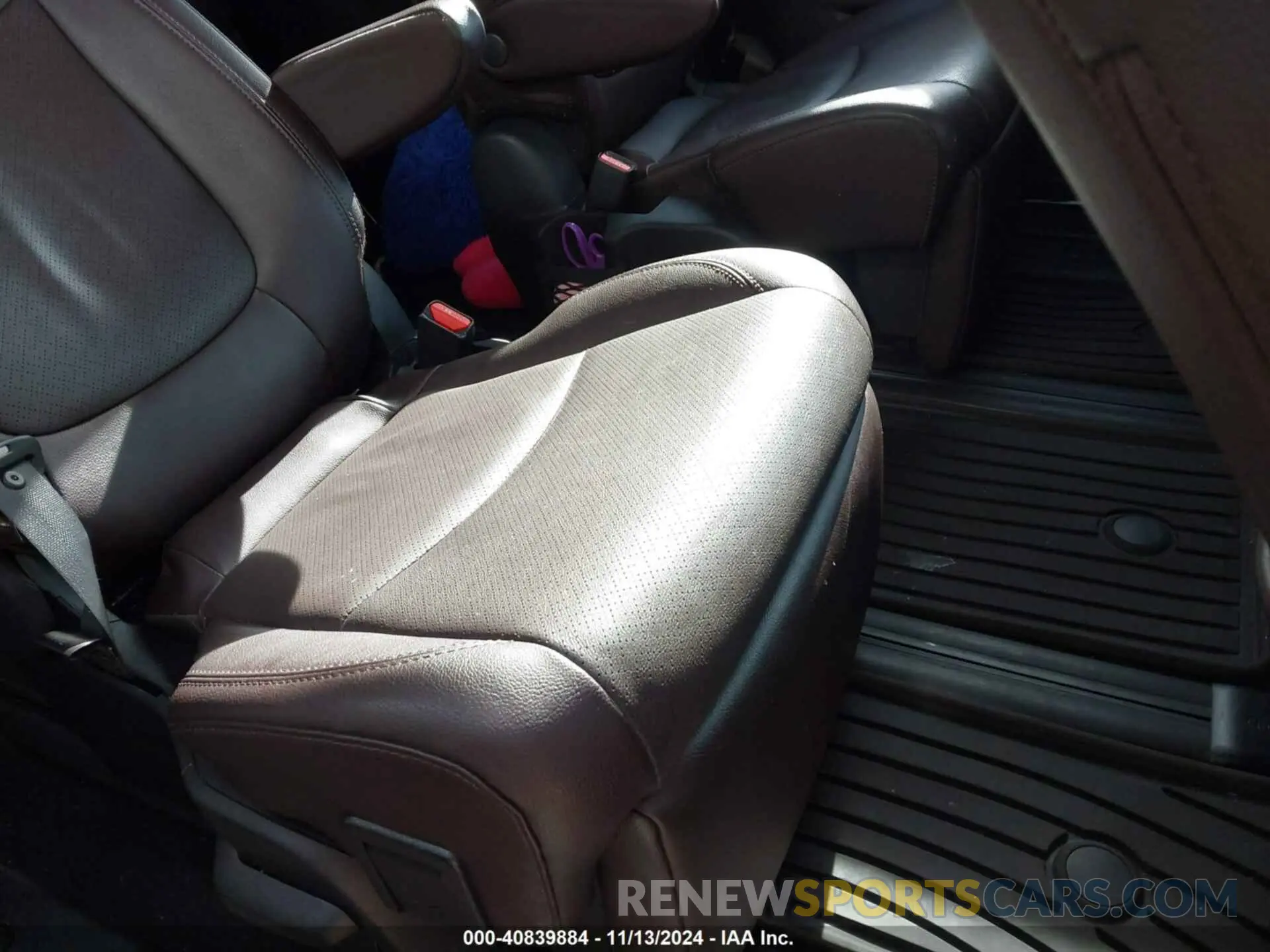 8 Photograph of a damaged car 5TDESKFC2PS082527 TOYOTA SIENNA 2023