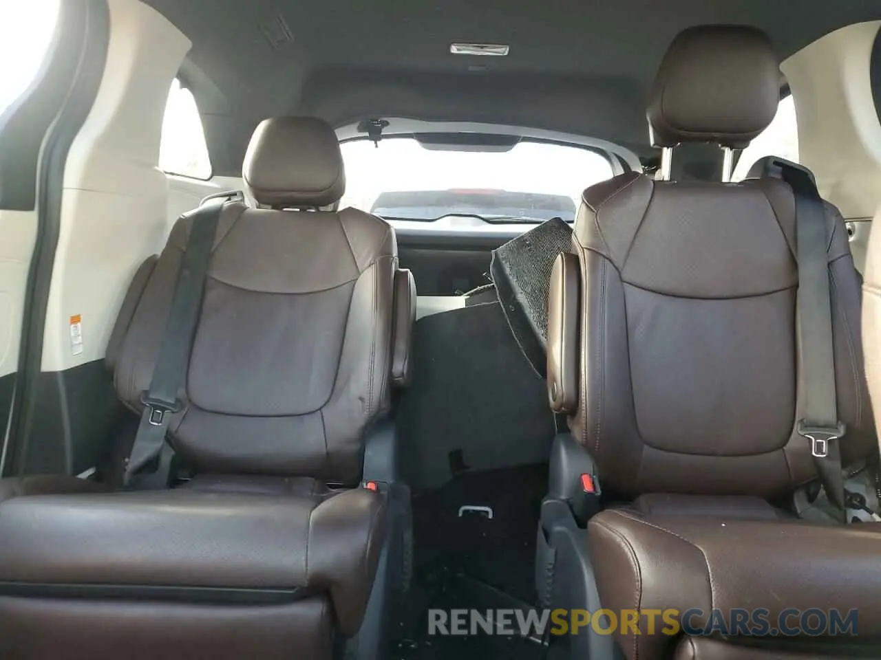 10 Photograph of a damaged car 5TDESKFC2PS100864 TOYOTA SIENNA 2023