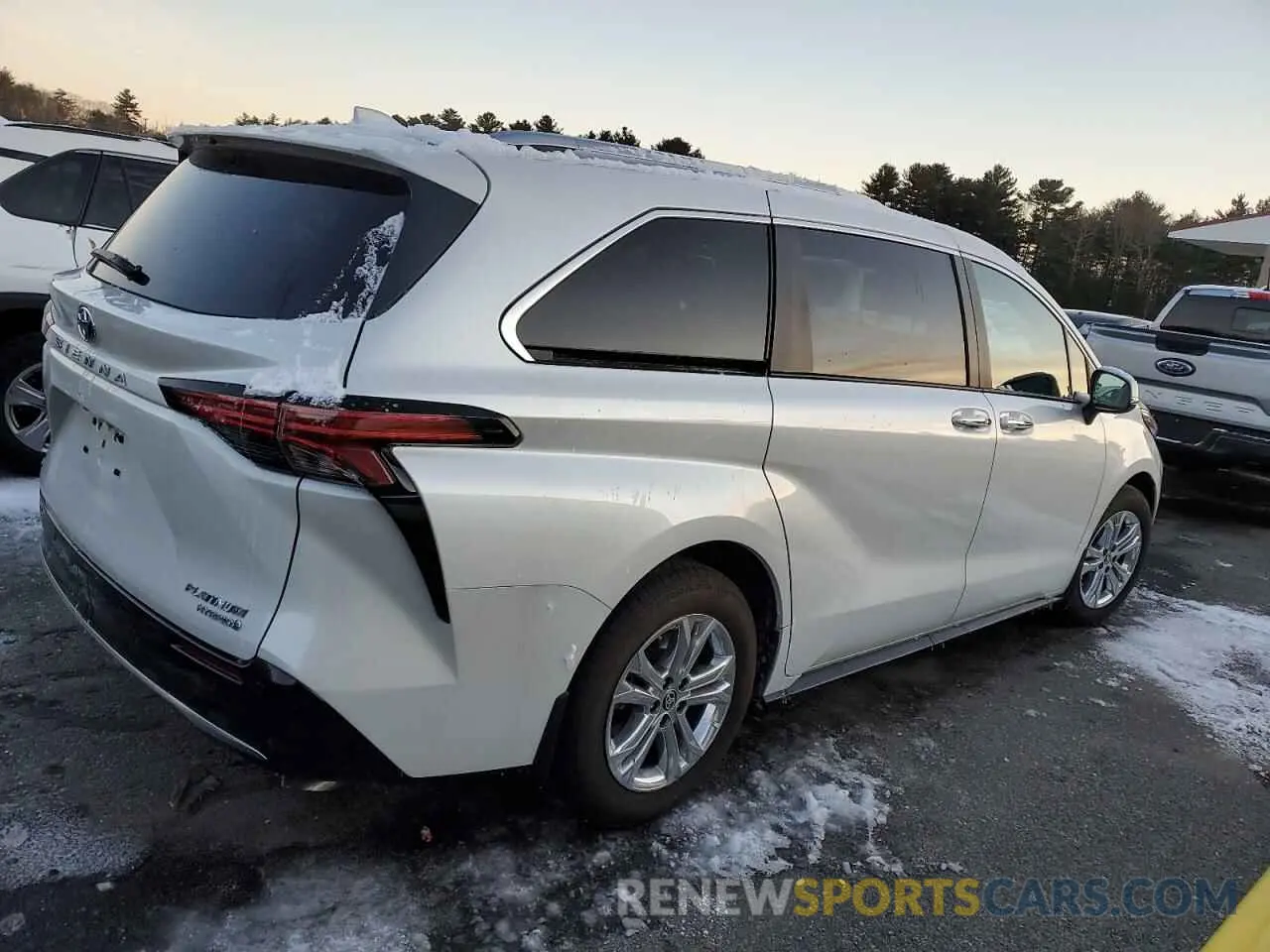 3 Photograph of a damaged car 5TDESKFC2PS100864 TOYOTA SIENNA 2023