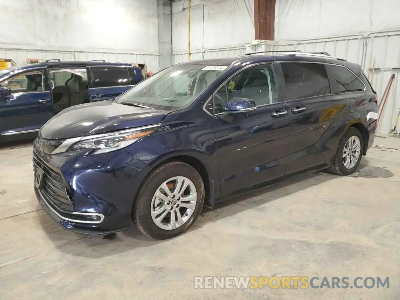1 Photograph of a damaged car 5TDESKFC2PS105594 TOYOTA SIENNA 2023