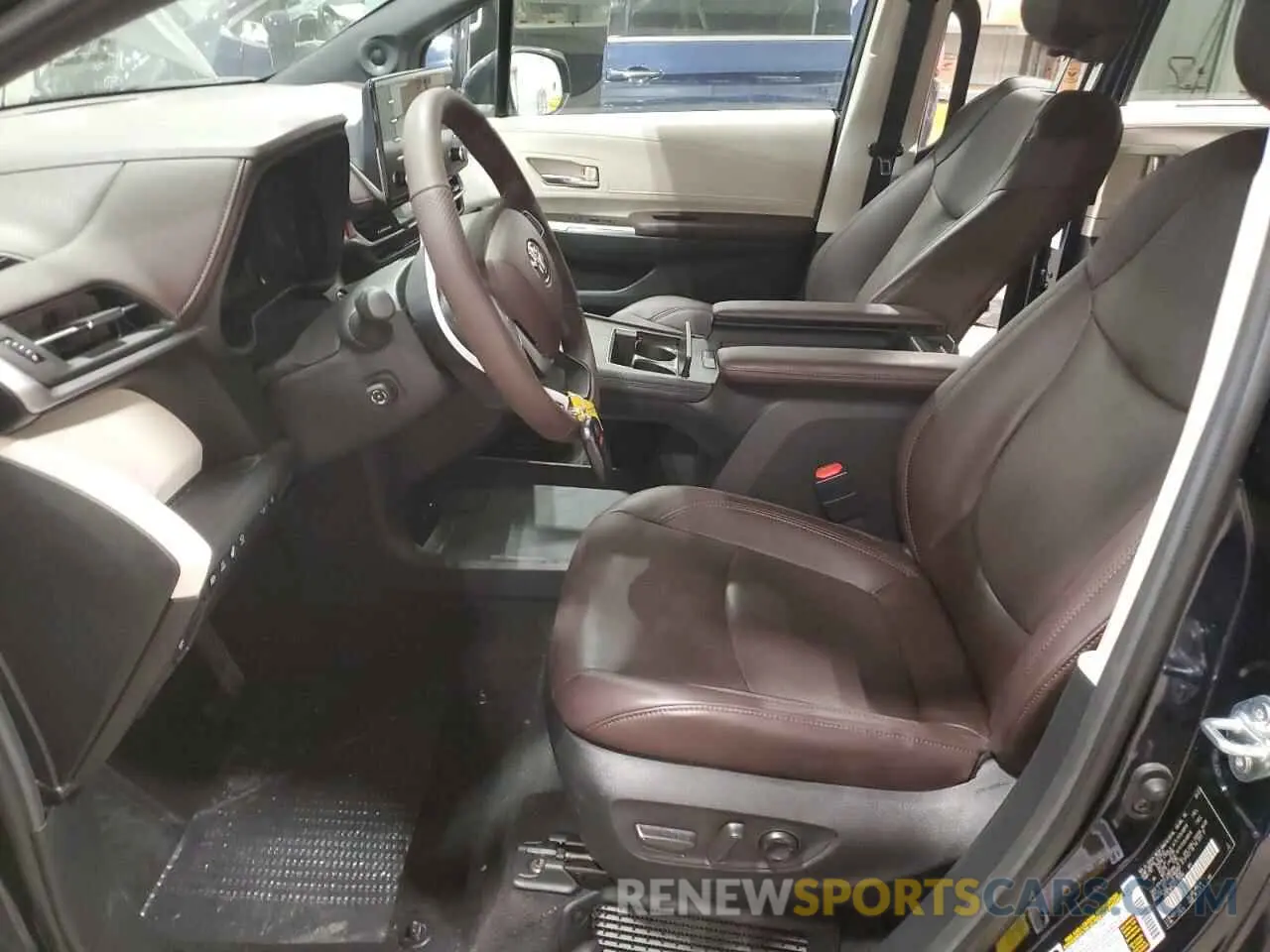 7 Photograph of a damaged car 5TDESKFC2PS105594 TOYOTA SIENNA 2023