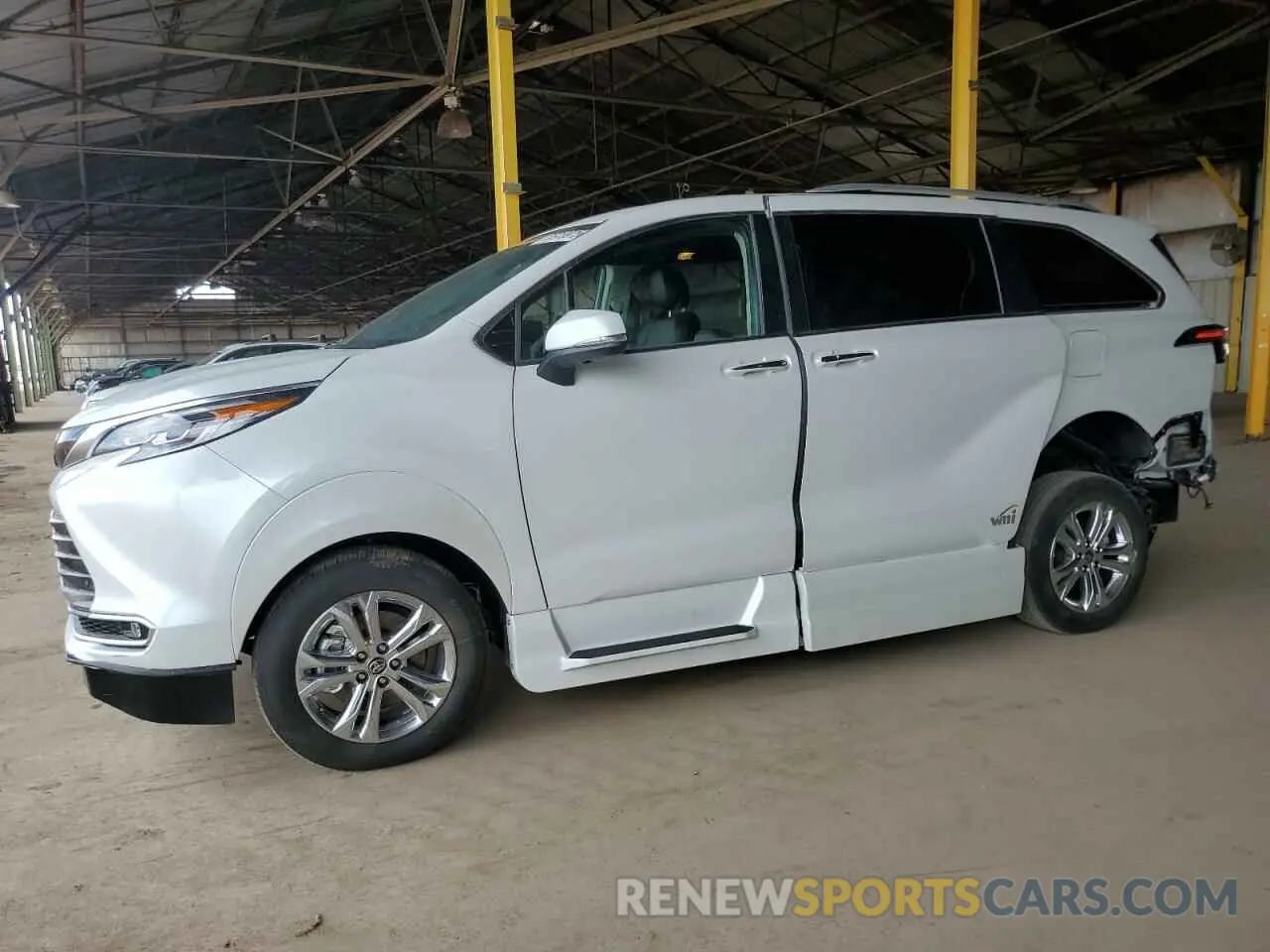 1 Photograph of a damaged car 5TDESKFC4PS095831 TOYOTA SIENNA 2023