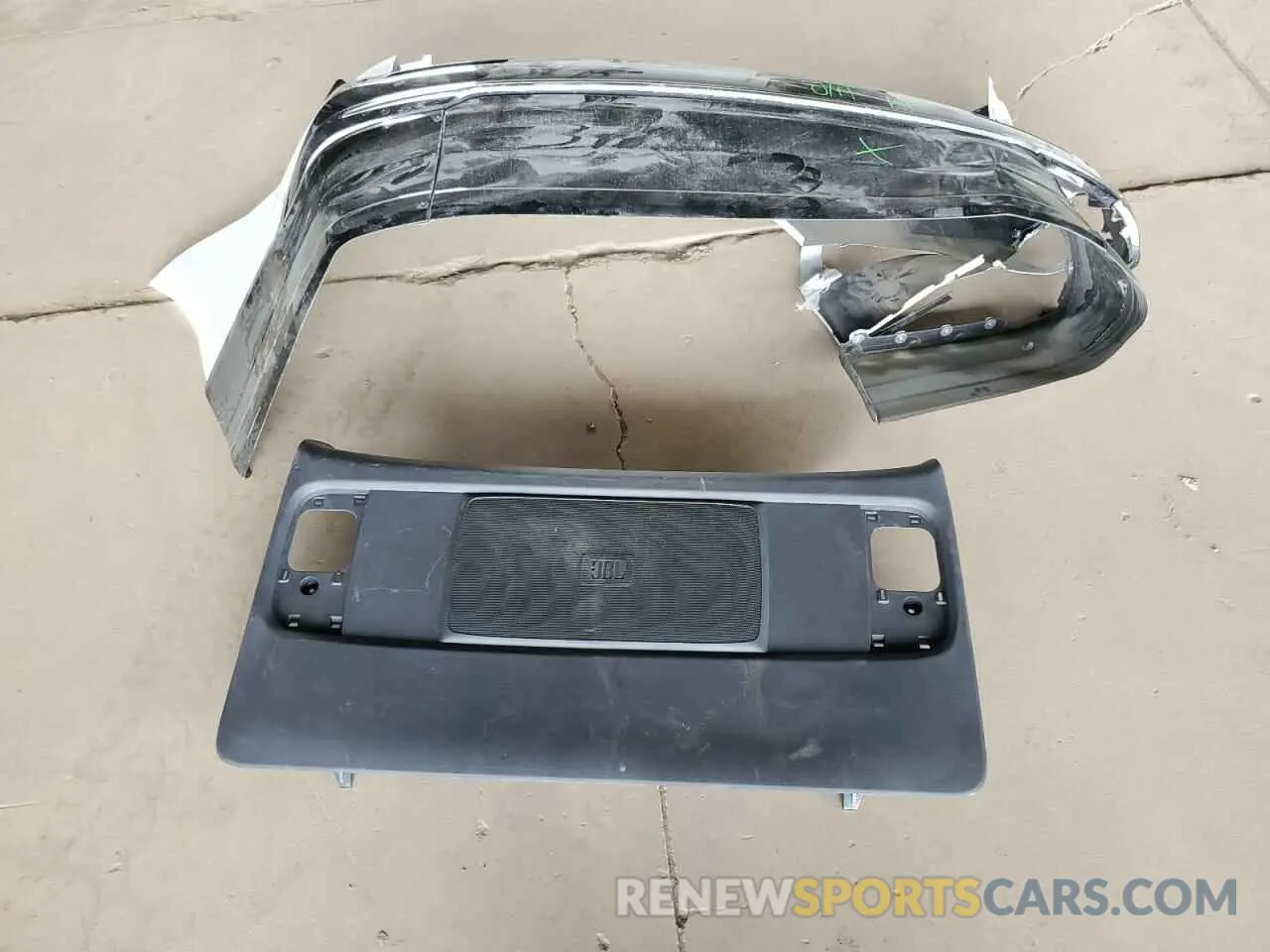 13 Photograph of a damaged car 5TDESKFC4PS095831 TOYOTA SIENNA 2023
